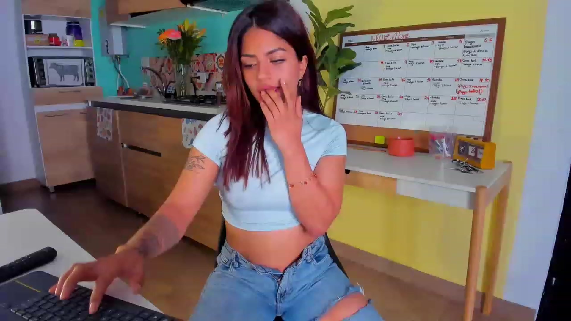 Gallery image thumbnail from SarishaLove's myfreecams stream on, 11/29/2022, 11:29 image 4 of 20