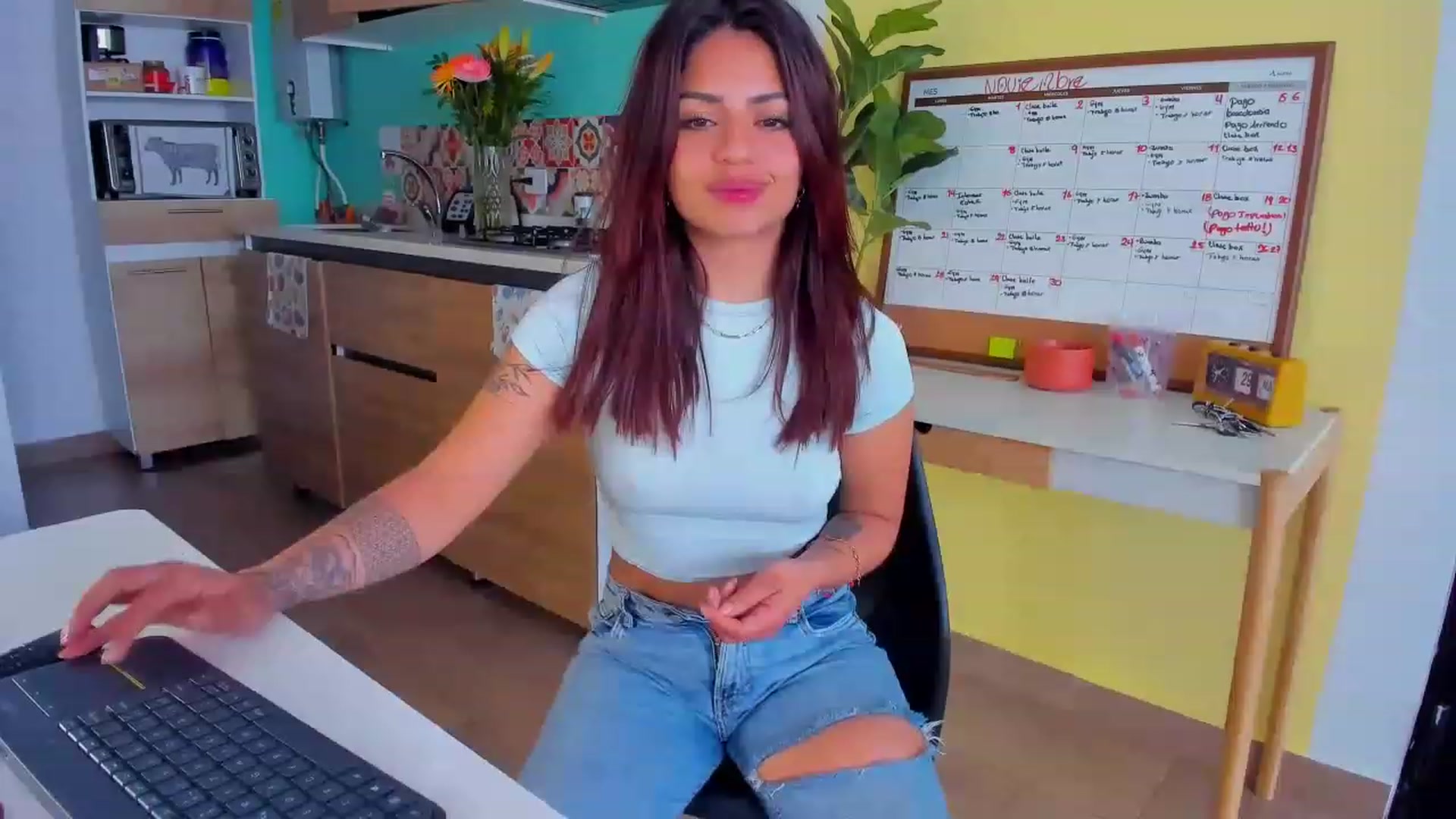 Gallery image thumbnail from SarishaLove's myfreecams stream on, 11/29/2022, 15:32 image 18 of 20