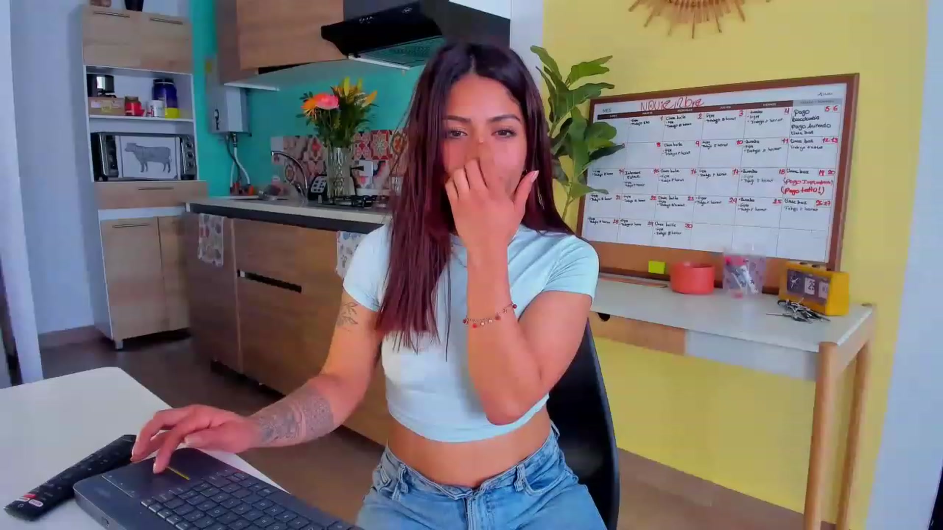 Gallery image thumbnail from SarishaLove's myfreecams stream on, 11/29/2022, 15:32 image 16 of 20