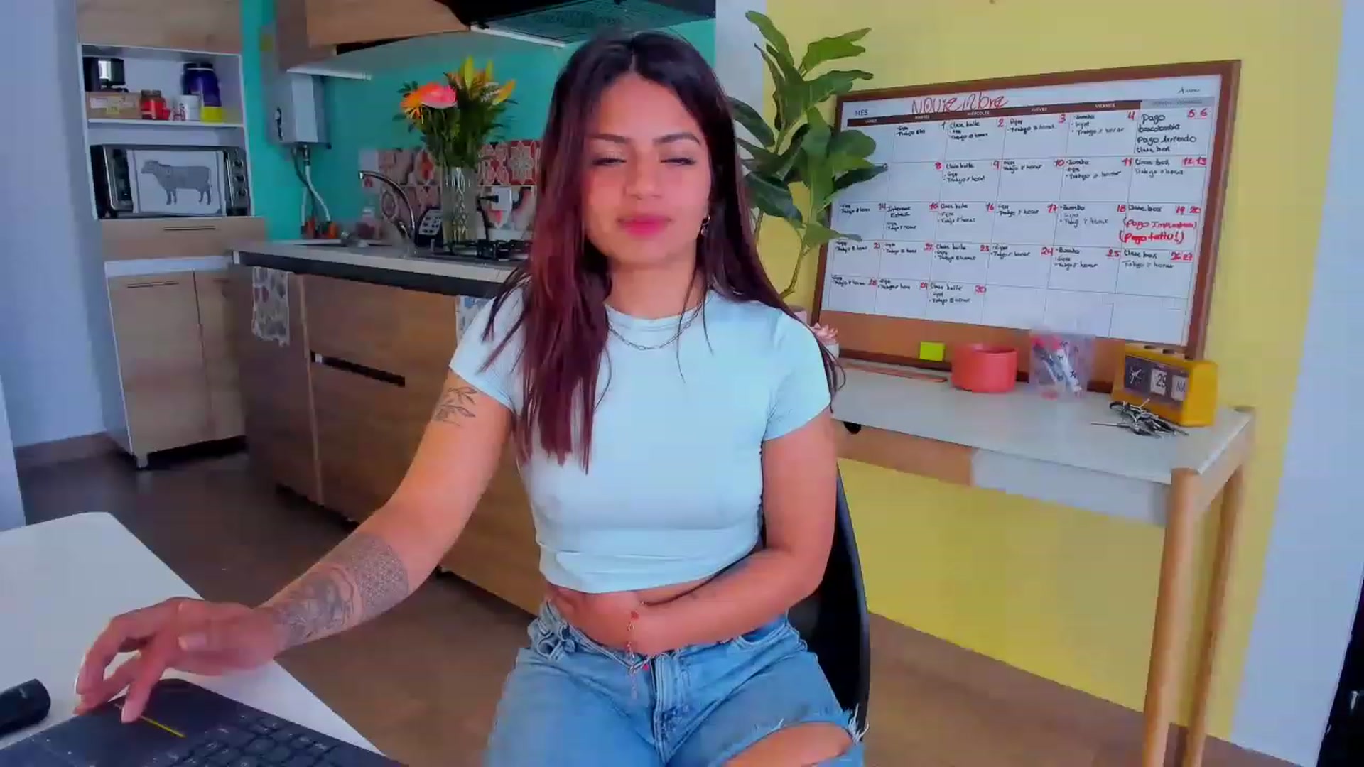 Gallery image thumbnail from SarishaLove's myfreecams stream on, 11/29/2022, 15:32 image 1 of 20
