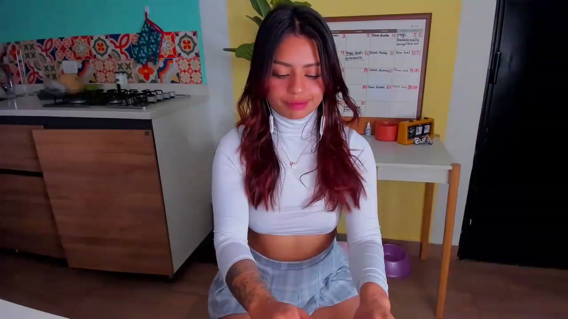 Gallery image thumbnail from SarishaLove's myfreecams stream on, 04/06/2023, 10:16 image 14 of 20