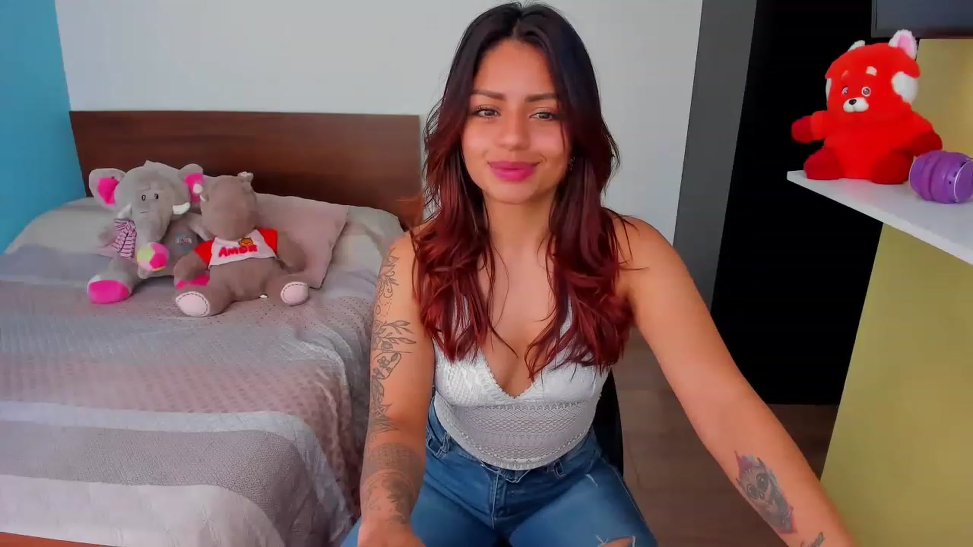 Gallery image thumbnail from SarishaLove's myfreecams stream on, 04/19/2023, 16:51 image 20 of 20