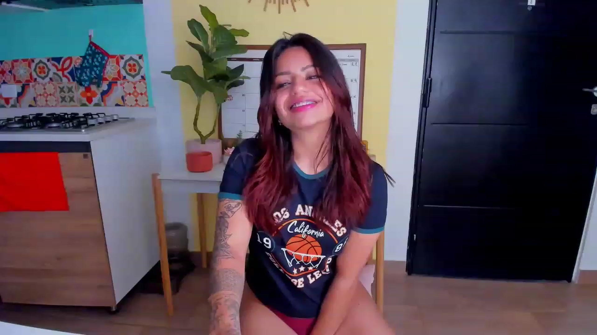 Gallery image thumbnail from SarishaLove's myfreecams stream on, 04/20/2023, 11:43 image 1 of 20