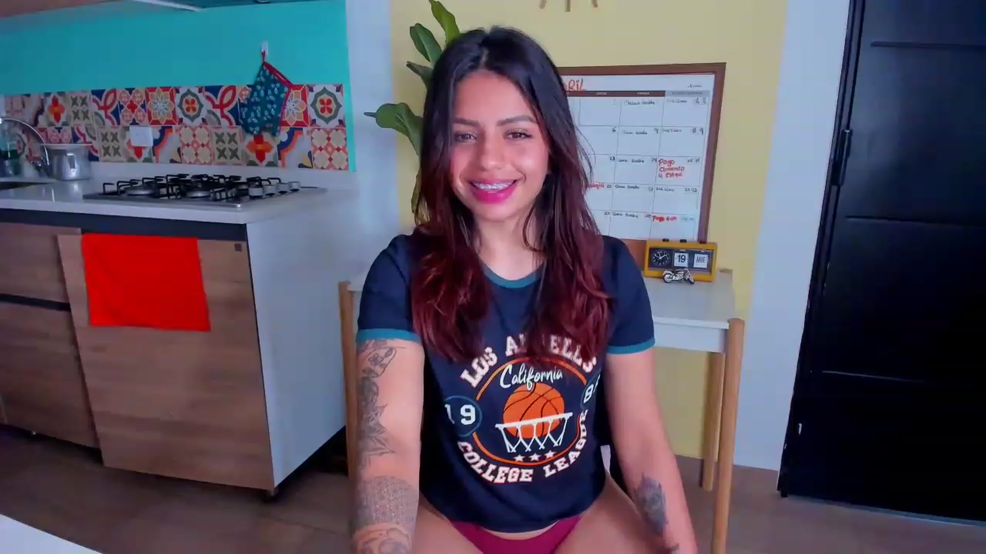 Gallery image thumbnail from SarishaLove's myfreecams stream on, 04/20/2023, 12:28 image 11 of 20