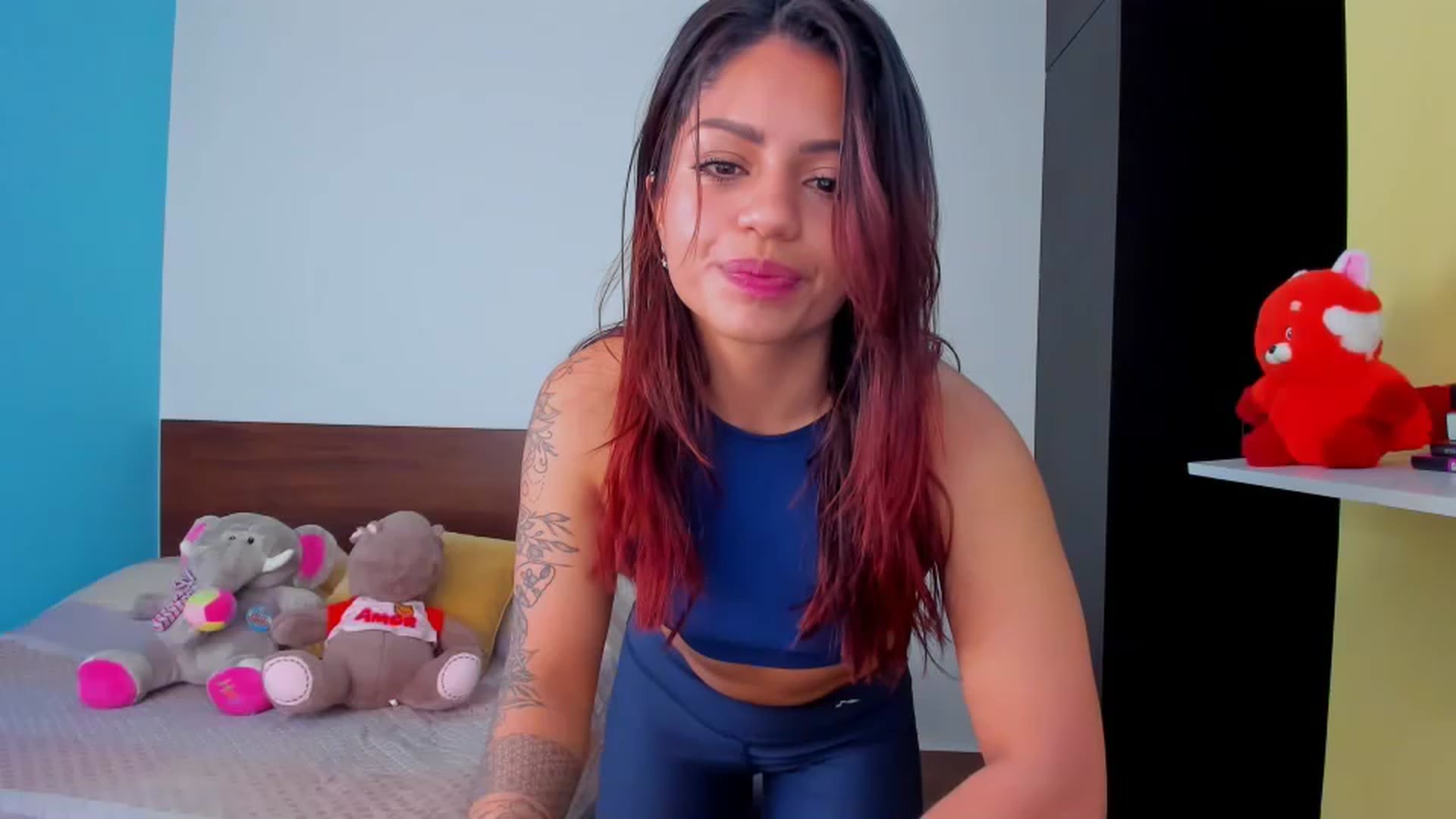 Gallery image thumbnail from SarishaLove's myfreecams stream on, 04/25/2023, 12:49 image 10 of 20