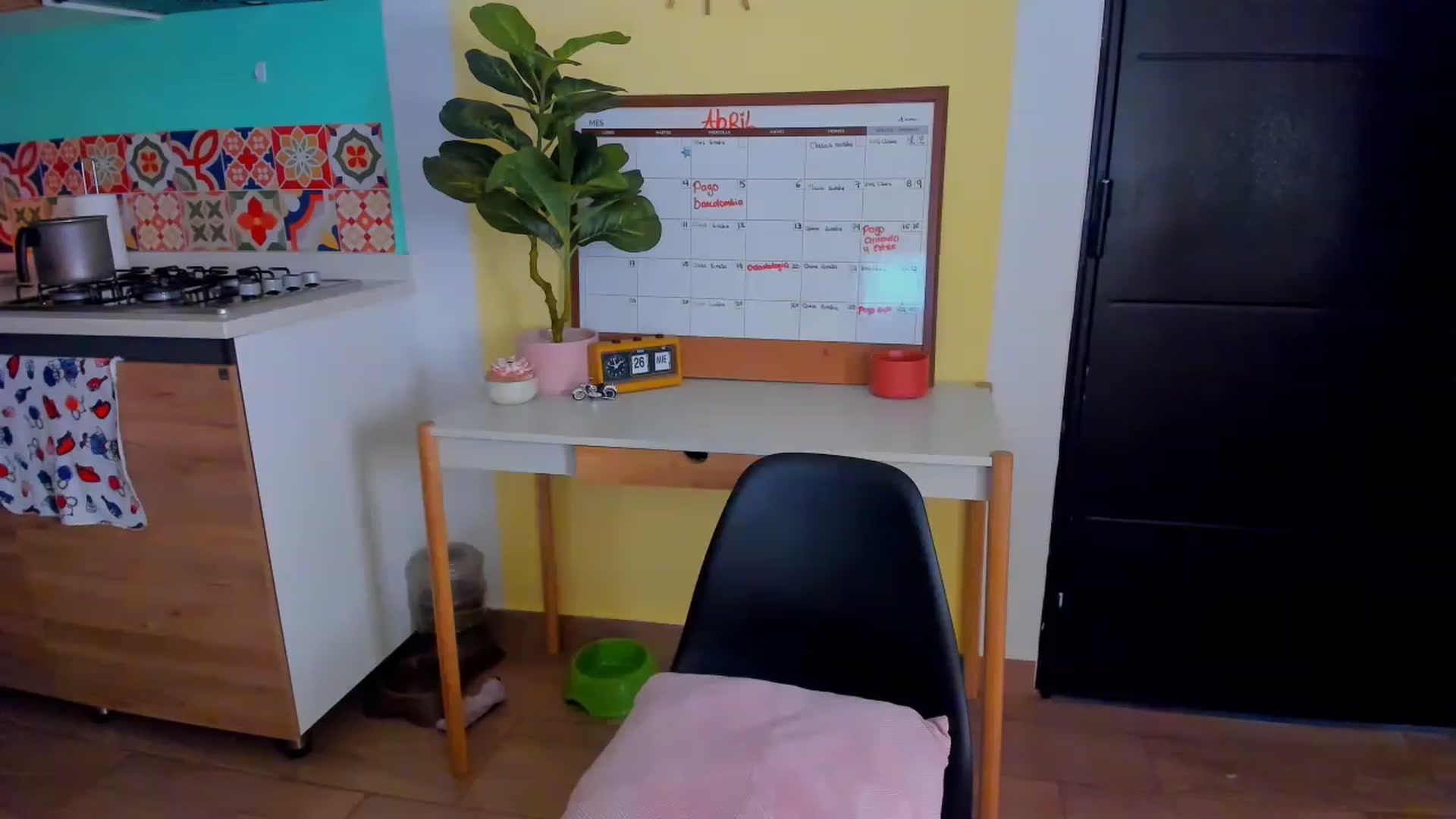 Gallery image thumbnail from SarishaLove's myfreecams stream on, 04/28/2023, 11:10 image 15 of 20