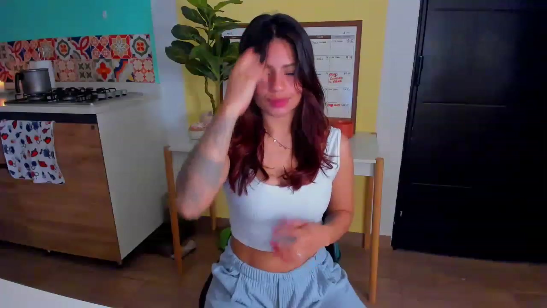 Gallery image thumbnail from SarishaLove's myfreecams stream on, 04/28/2023, 11:10 image 5 of 20