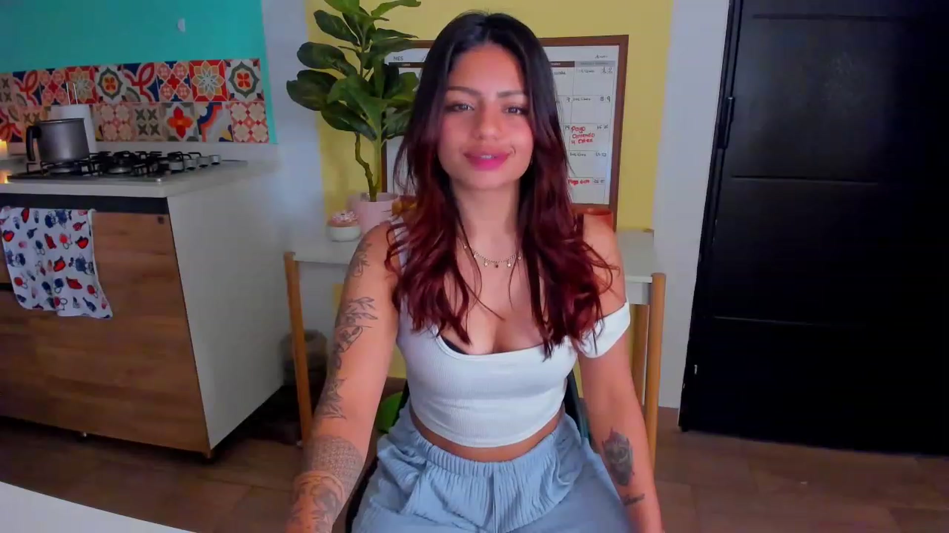 Gallery image thumbnail from SarishaLove's myfreecams stream on, 04/28/2023, 11:10 image 3 of 20