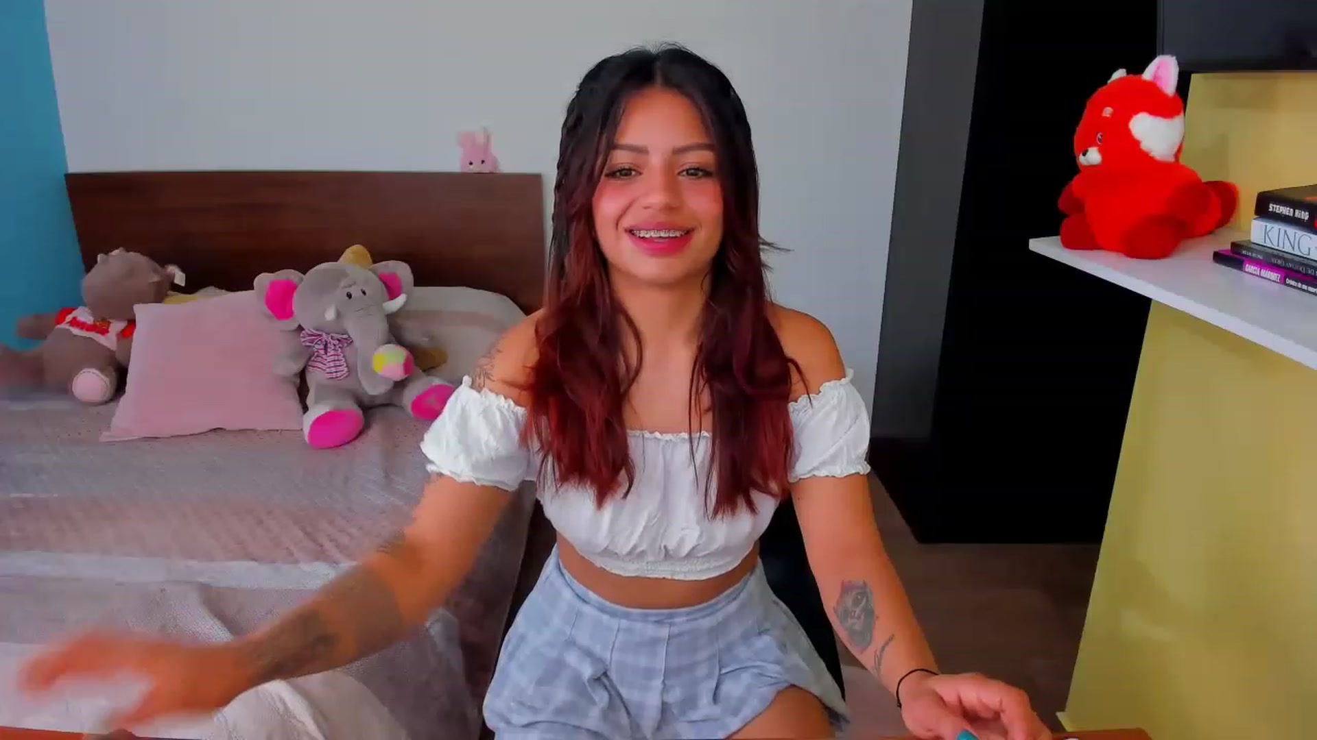 Gallery image thumbnail from SarishaLove's myfreecams stream on, 05/07/2023, 13:38 image 2 of 20