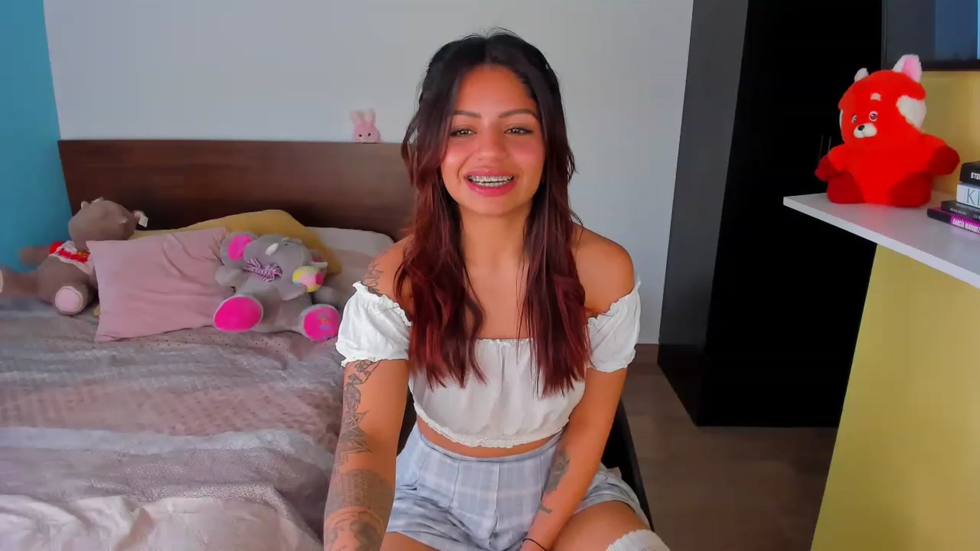 Gallery image thumbnail from SarishaLove's myfreecams stream on, 05/07/2023, 15:07 image 19 of 20