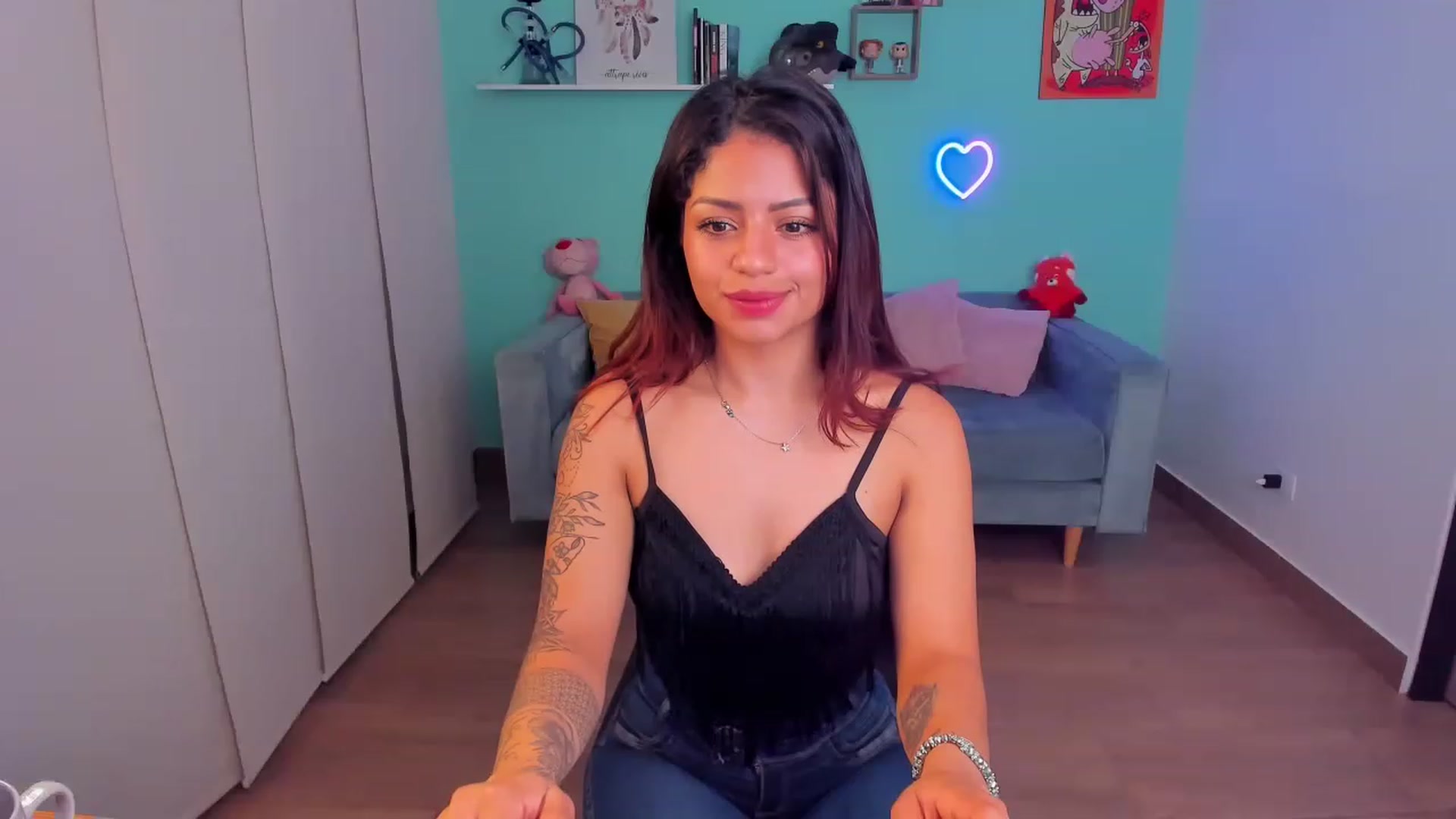Gallery image thumbnail from SarishaLove's myfreecams stream on, 05/24/2023, 10:17 image 20 of 20