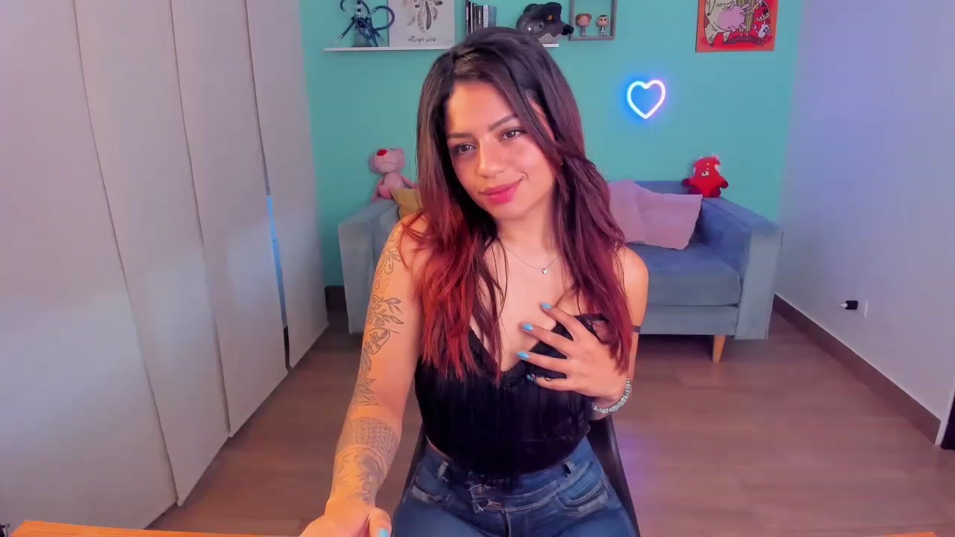 Gallery image thumbnail from SarishaLove's myfreecams stream on, 05/24/2023, 11:57 image 2 of 20