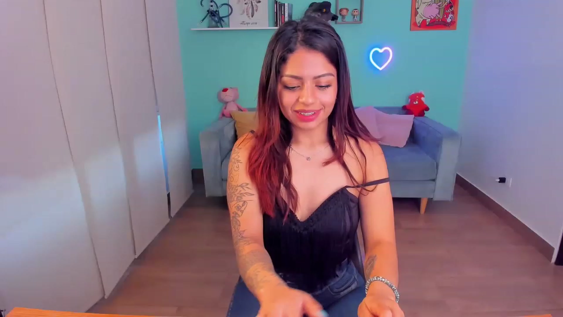 Gallery image thumbnail from SarishaLove's myfreecams stream on, 05/24/2023, 11:57 image 4 of 20
