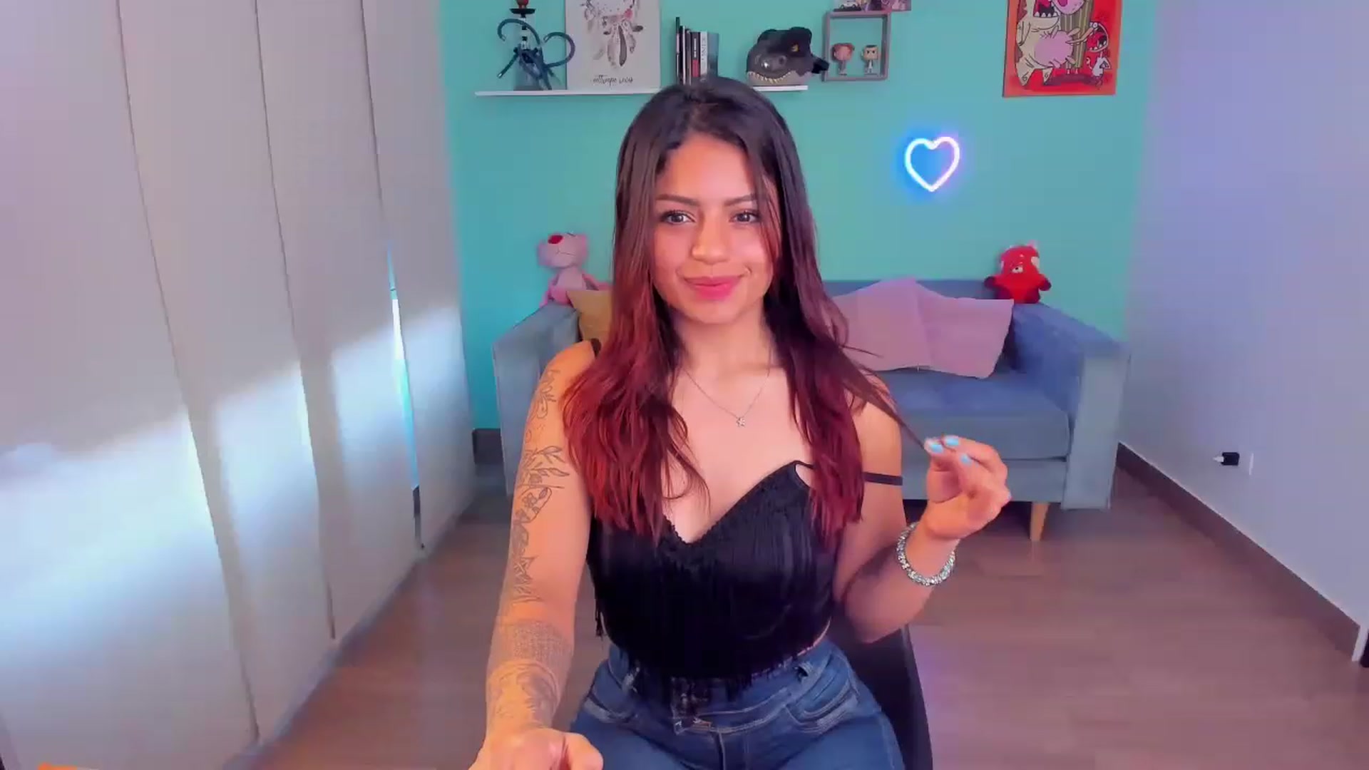 Gallery image thumbnail from SarishaLove's myfreecams stream on, 05/24/2023, 11:57 image 11 of 20