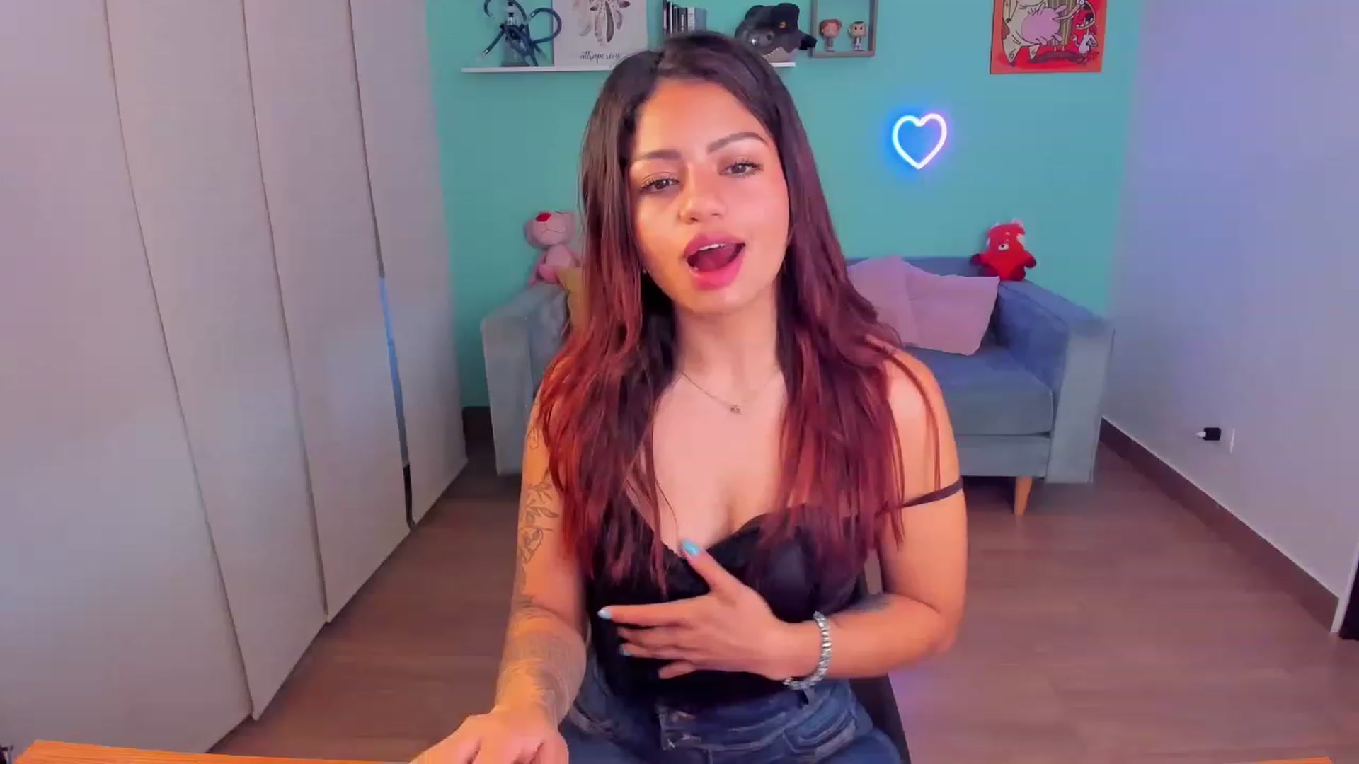 Gallery image thumbnail from SarishaLove's myfreecams stream on, 05/24/2023, 11:57 image 1 of 20