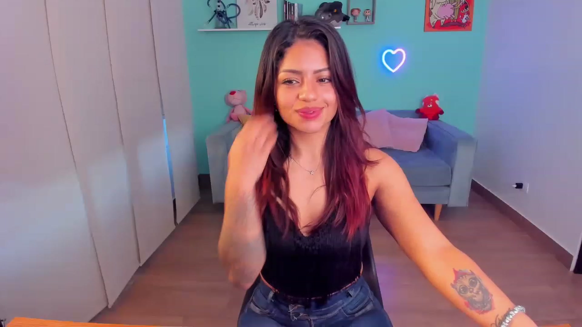 Gallery image thumbnail from SarishaLove's myfreecams stream on, 05/24/2023, 11:57 image 3 of 20