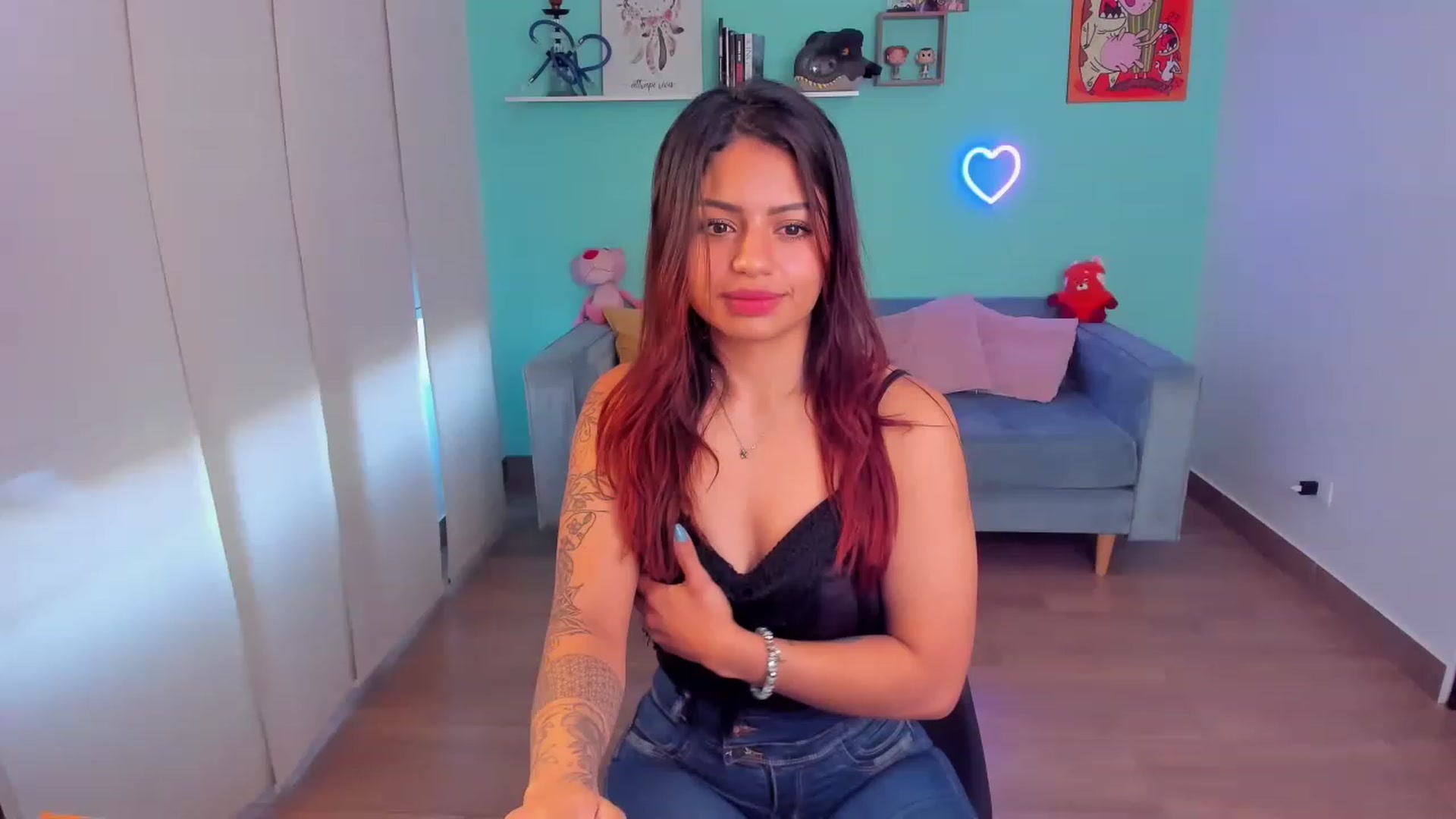 Gallery image thumbnail from SarishaLove's myfreecams stream on, 05/24/2023, 11:57 image 10 of 20