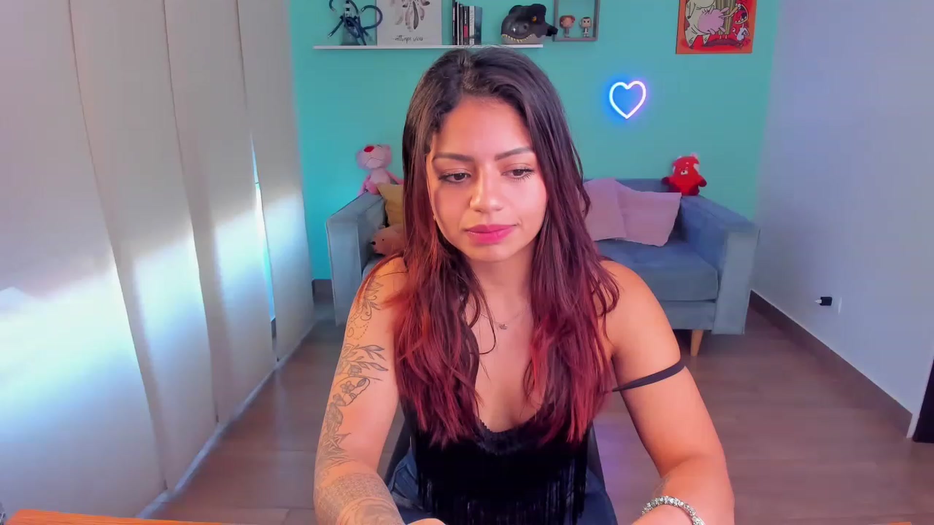 Gallery image thumbnail from SarishaLove's myfreecams stream on, 05/24/2023, 12:31 image 8 of 20