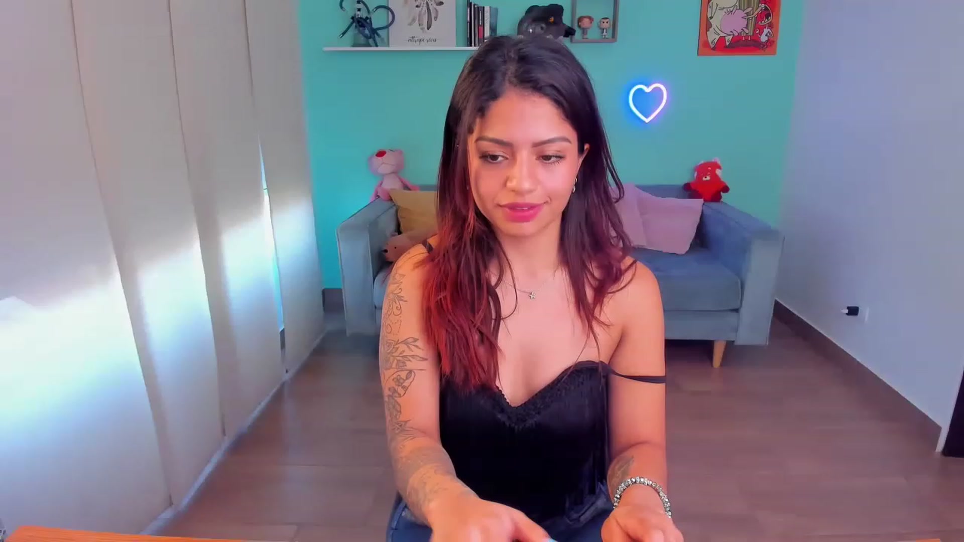 Gallery image thumbnail from SarishaLove's myfreecams stream on, 05/24/2023, 12:31 image 9 of 20