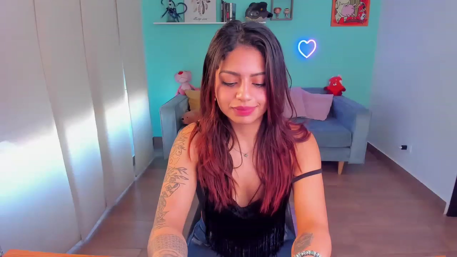 Gallery image thumbnail from SarishaLove's myfreecams stream on, 05/24/2023, 12:31 image 4 of 20