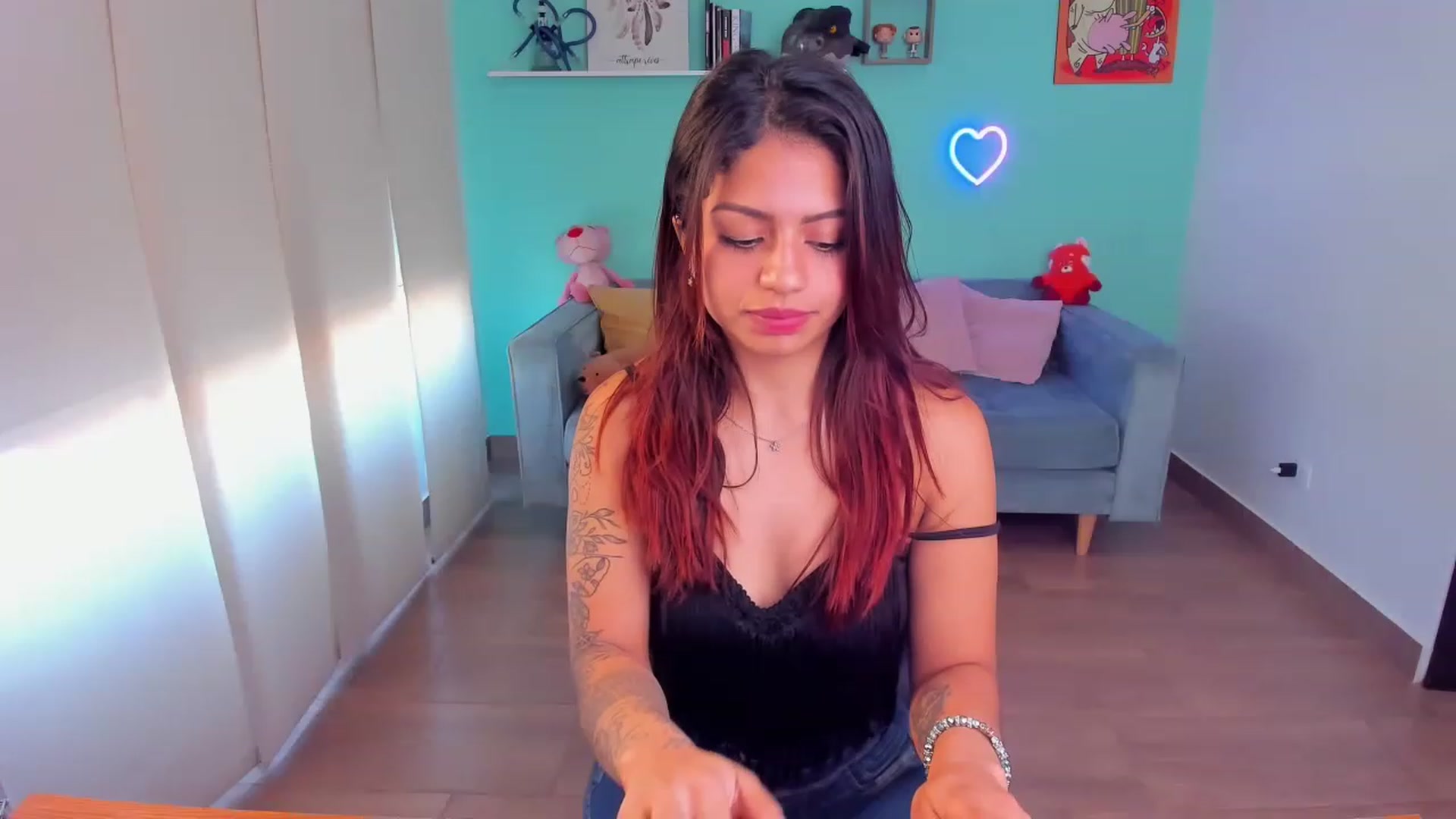 Gallery image thumbnail from SarishaLove's myfreecams stream on, 05/24/2023, 12:31 image 3 of 20