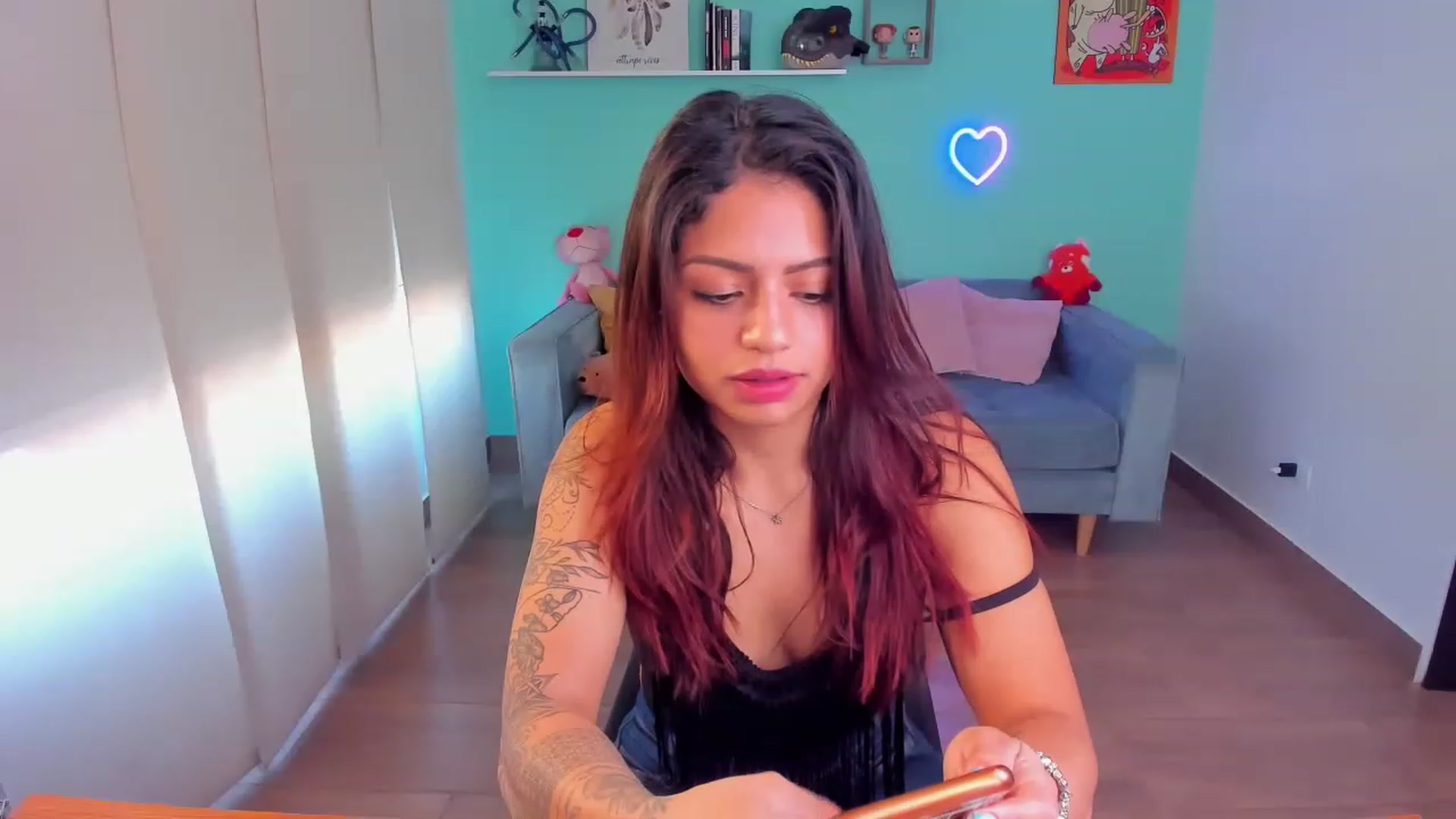 Gallery image thumbnail from SarishaLove's myfreecams stream on, 05/24/2023, 12:31 image 12 of 20
