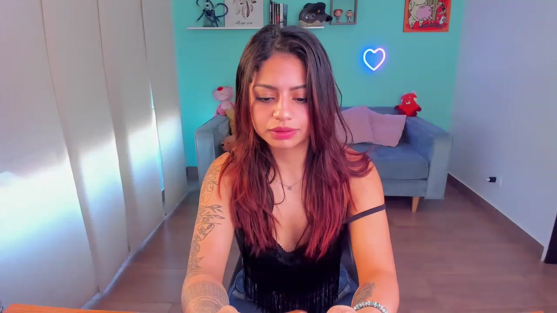 Gallery image thumbnail from SarishaLove's myfreecams stream on, 05/24/2023, 12:31 image 5 of 20