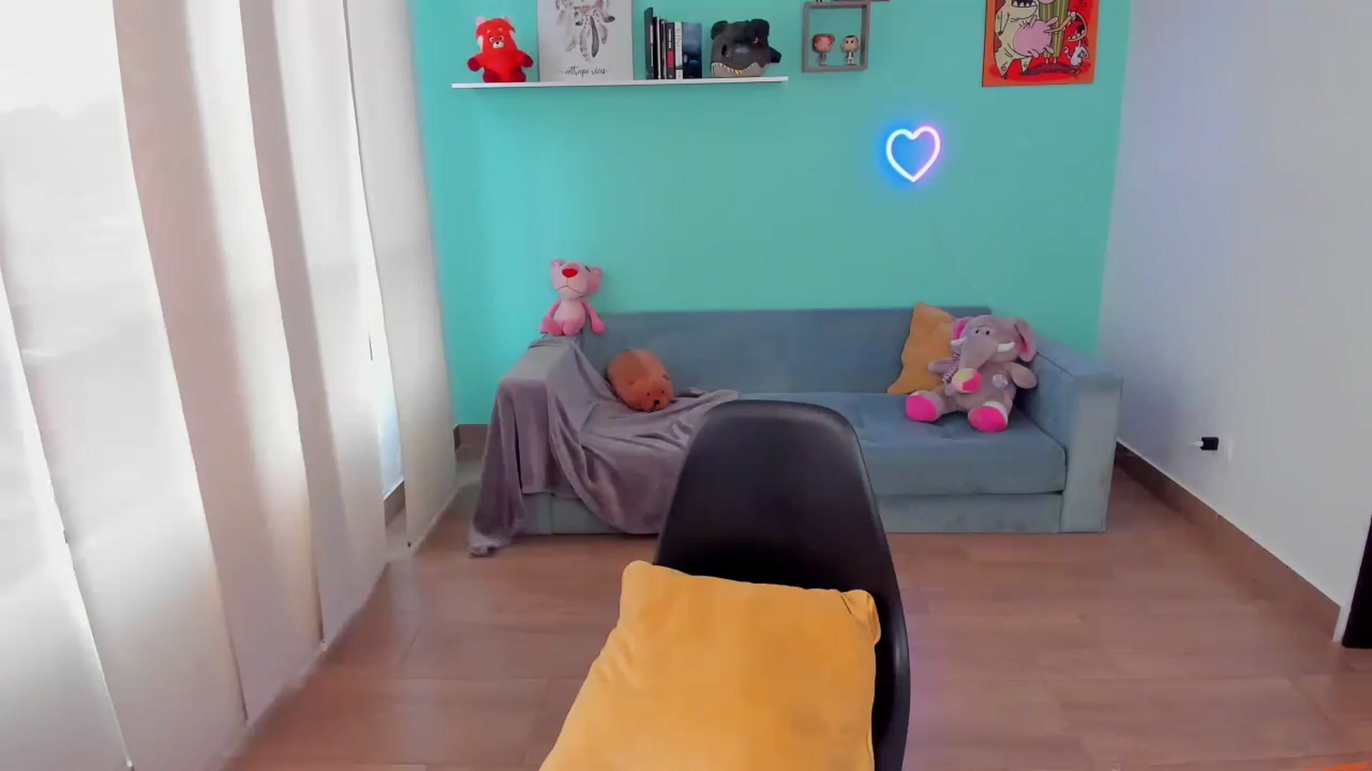 Gallery image thumbnail from SarishaLove's myfreecams stream on, 05/31/2023, 12:35 image 11 of 20