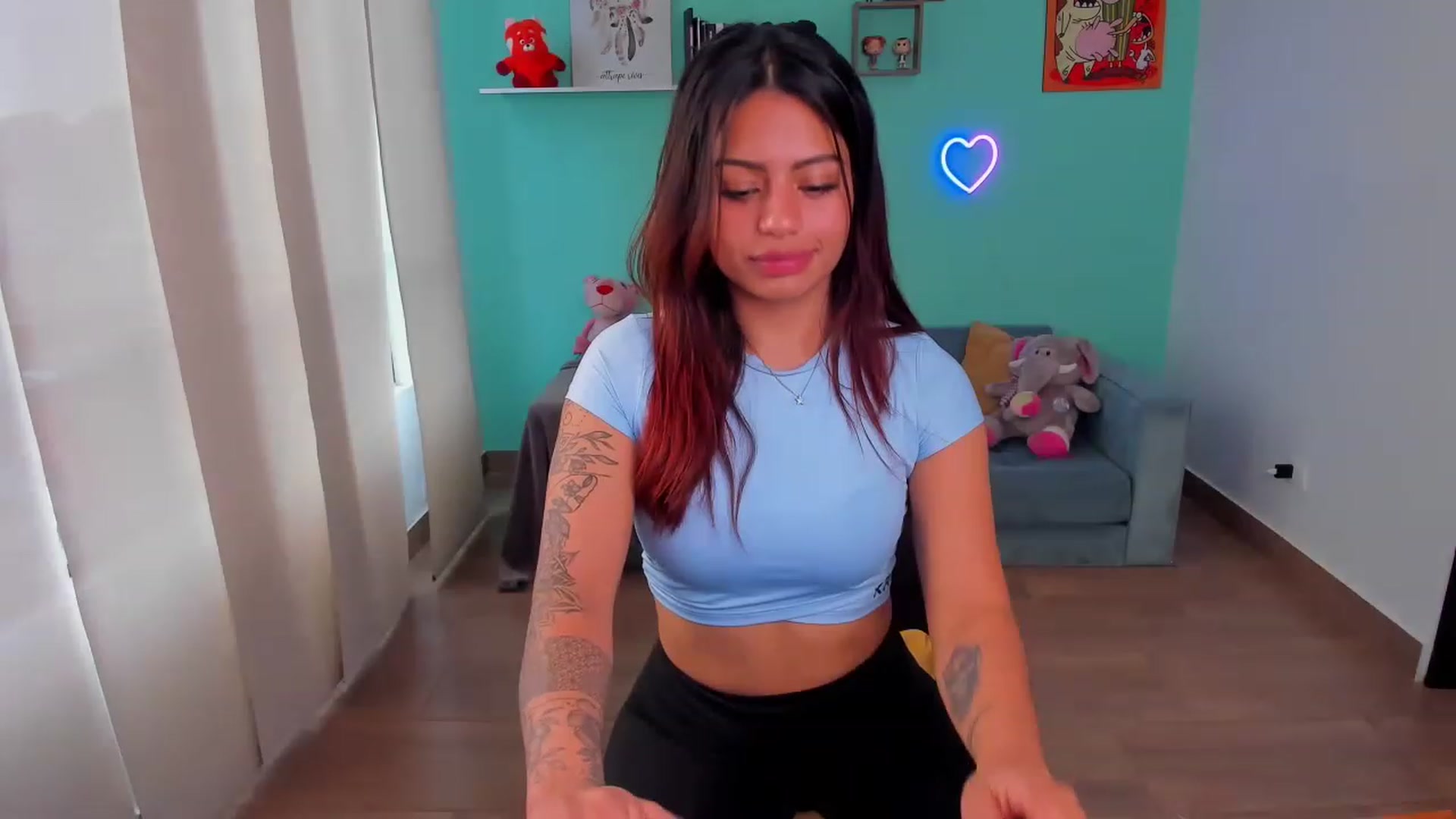 Gallery image thumbnail from SarishaLove's myfreecams stream on, 05/31/2023, 12:35 image 10 of 20