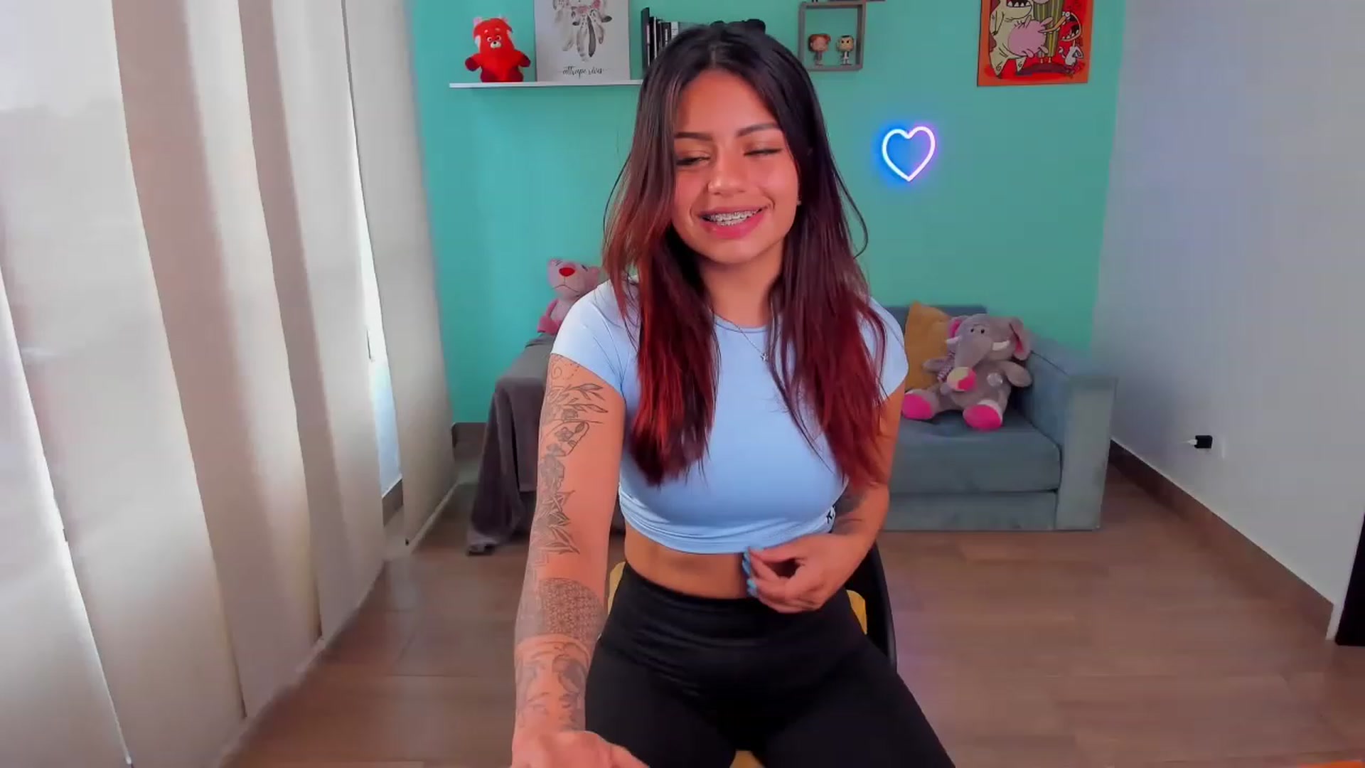 Gallery image thumbnail from SarishaLove's myfreecams stream on, 05/31/2023, 12:35 image 13 of 20