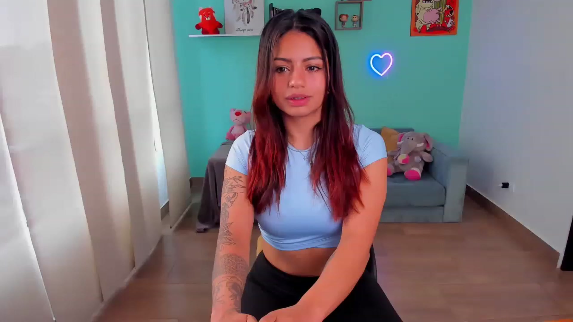 Gallery image thumbnail from SarishaLove's myfreecams stream on, 05/31/2023, 12:35 image 16 of 20