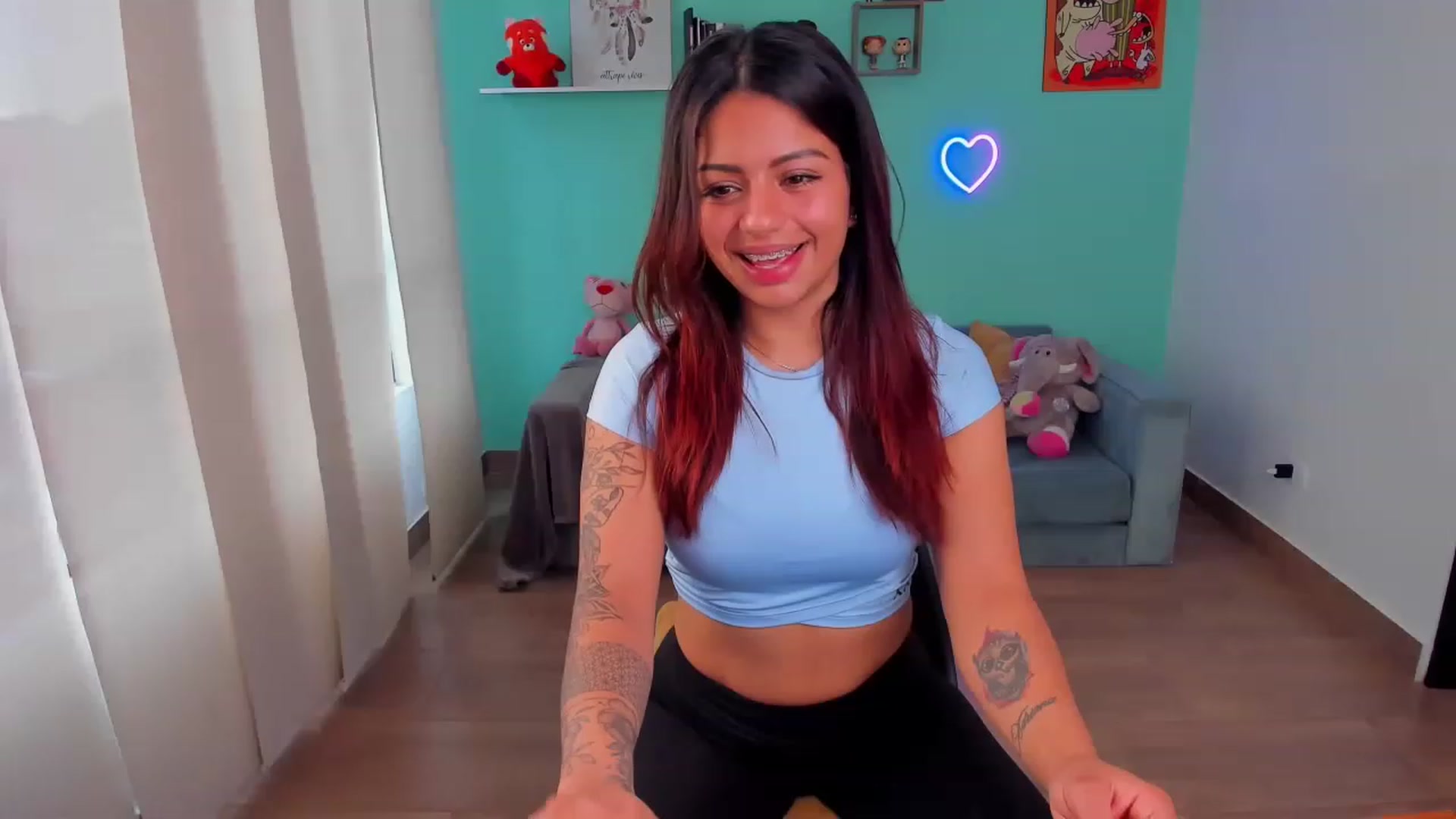 Gallery image thumbnail from SarishaLove's myfreecams stream on, 05/31/2023, 12:35 image 5 of 20
