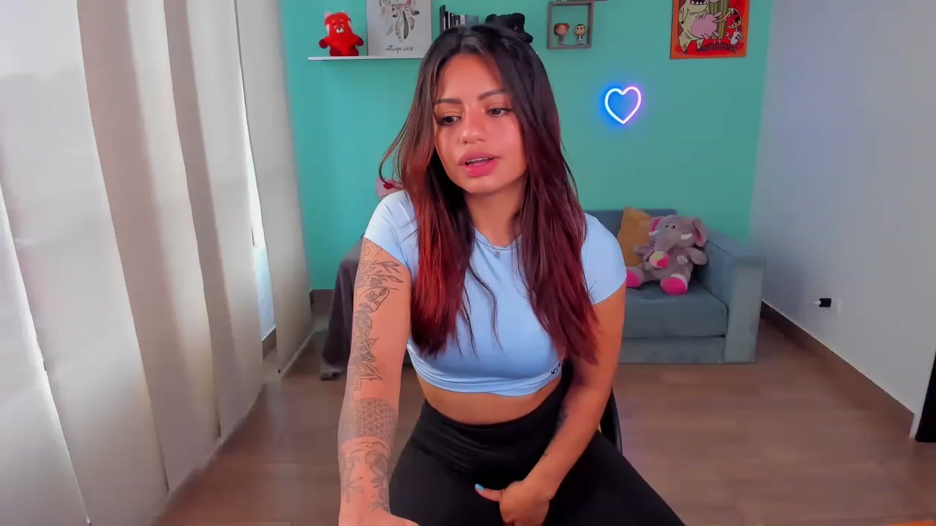 Gallery image thumbnail from SarishaLove's myfreecams stream on, 05/31/2023, 12:35 image 8 of 20