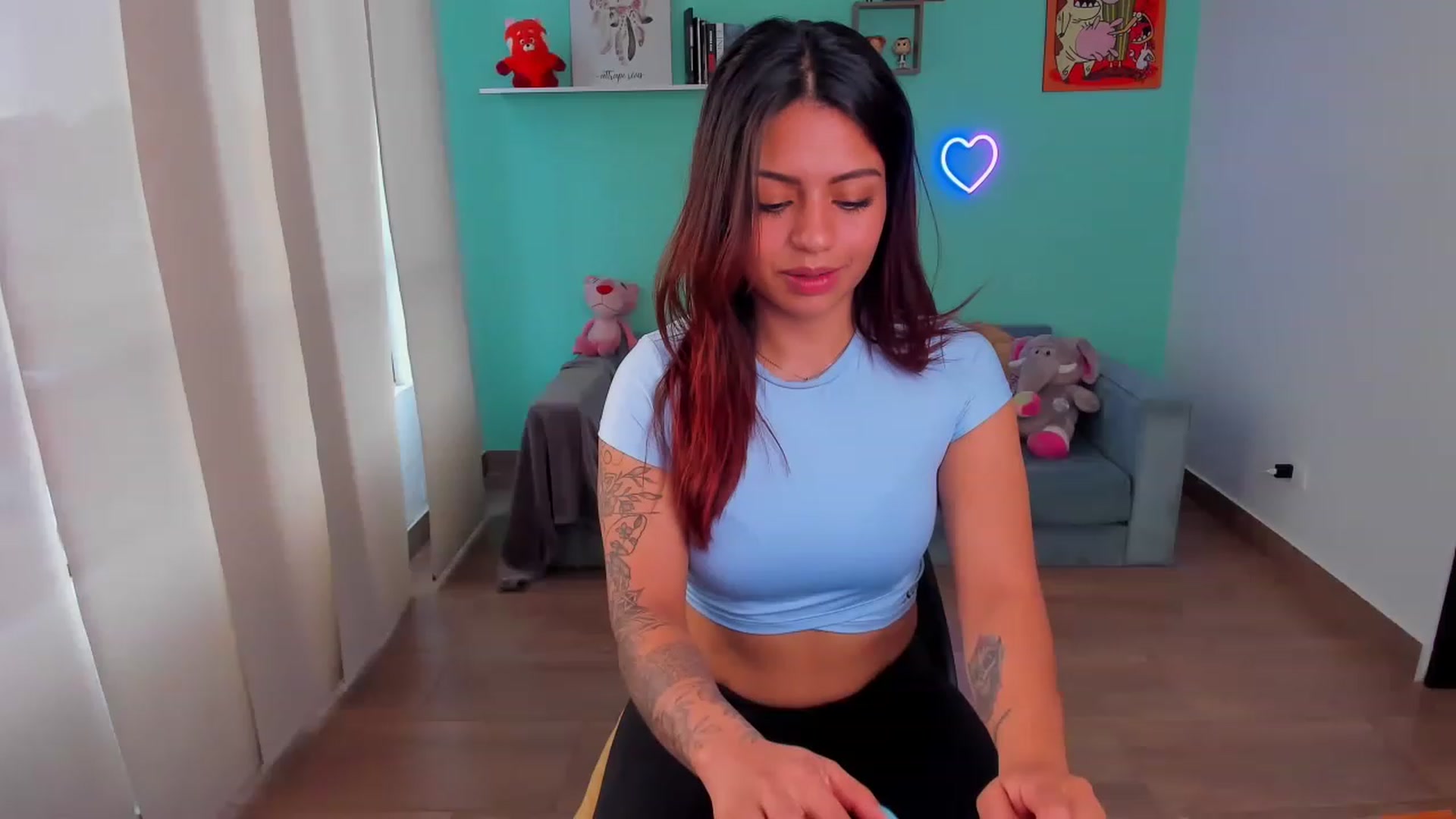Gallery image thumbnail from SarishaLove's myfreecams stream on, 05/31/2023, 12:35 image 6 of 20
