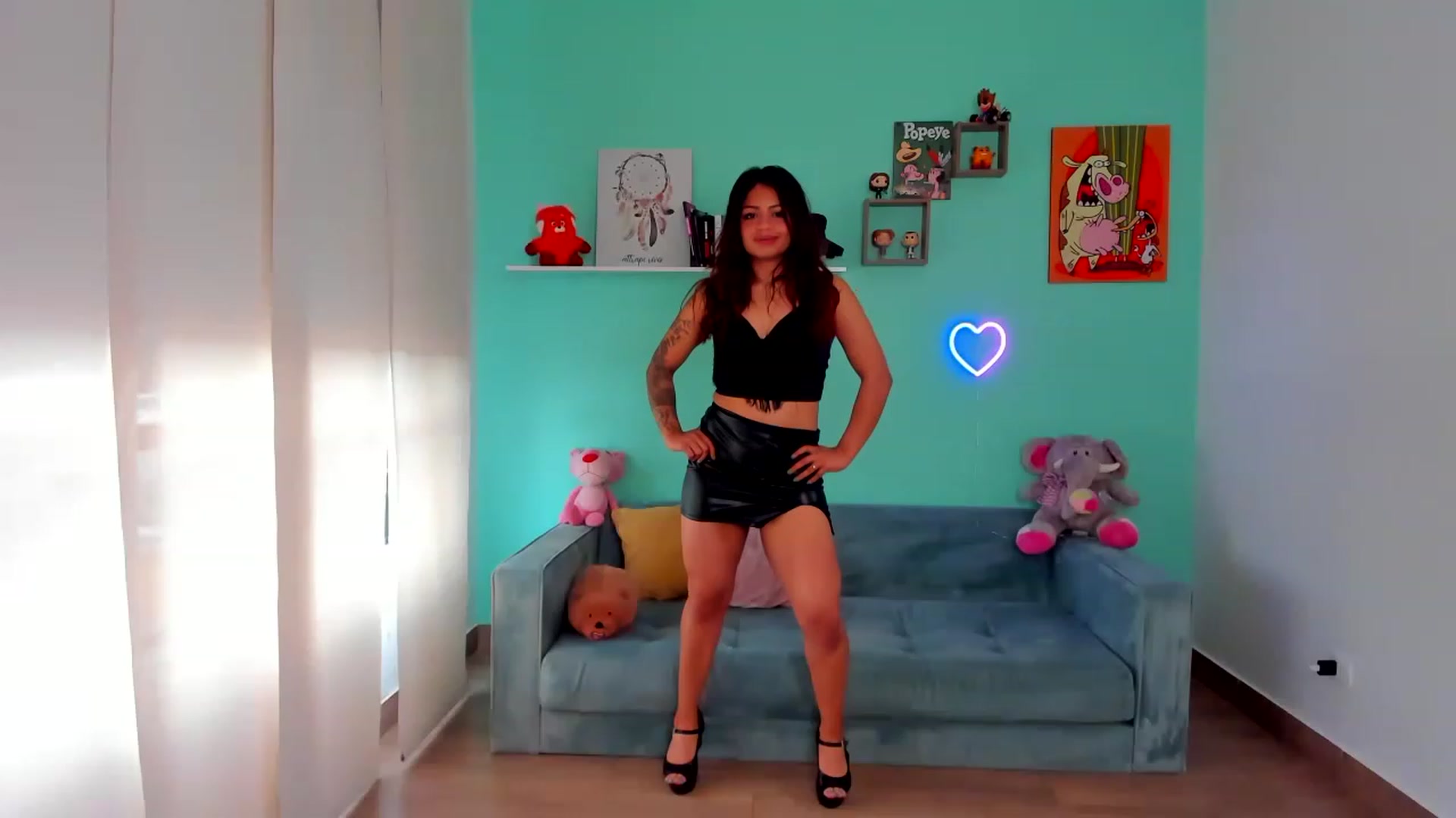 Gallery image thumbnail from SarishaLove's myfreecams stream on, 06/09/2023, 12:13 image 15 of 20