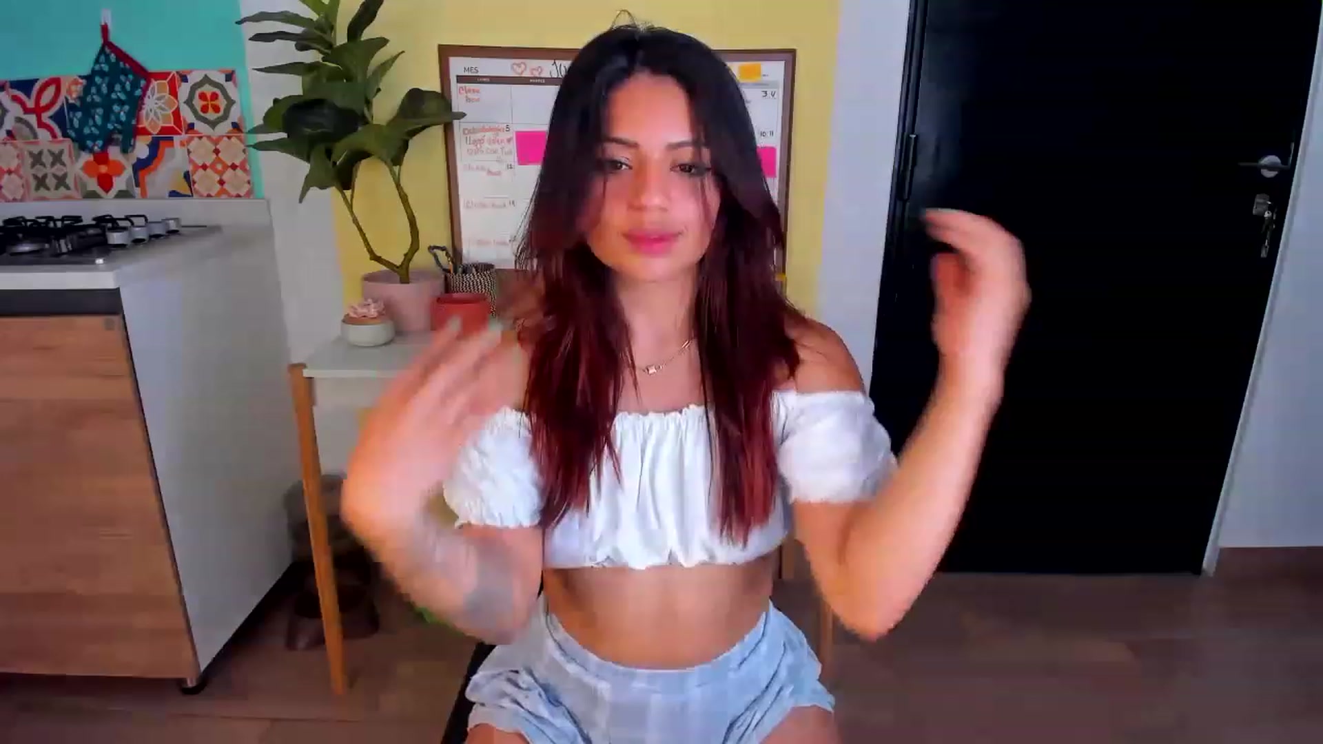 Gallery image thumbnail from SarishaLove's myfreecams stream on, 06/13/2023, 01:29 image 13 of 20