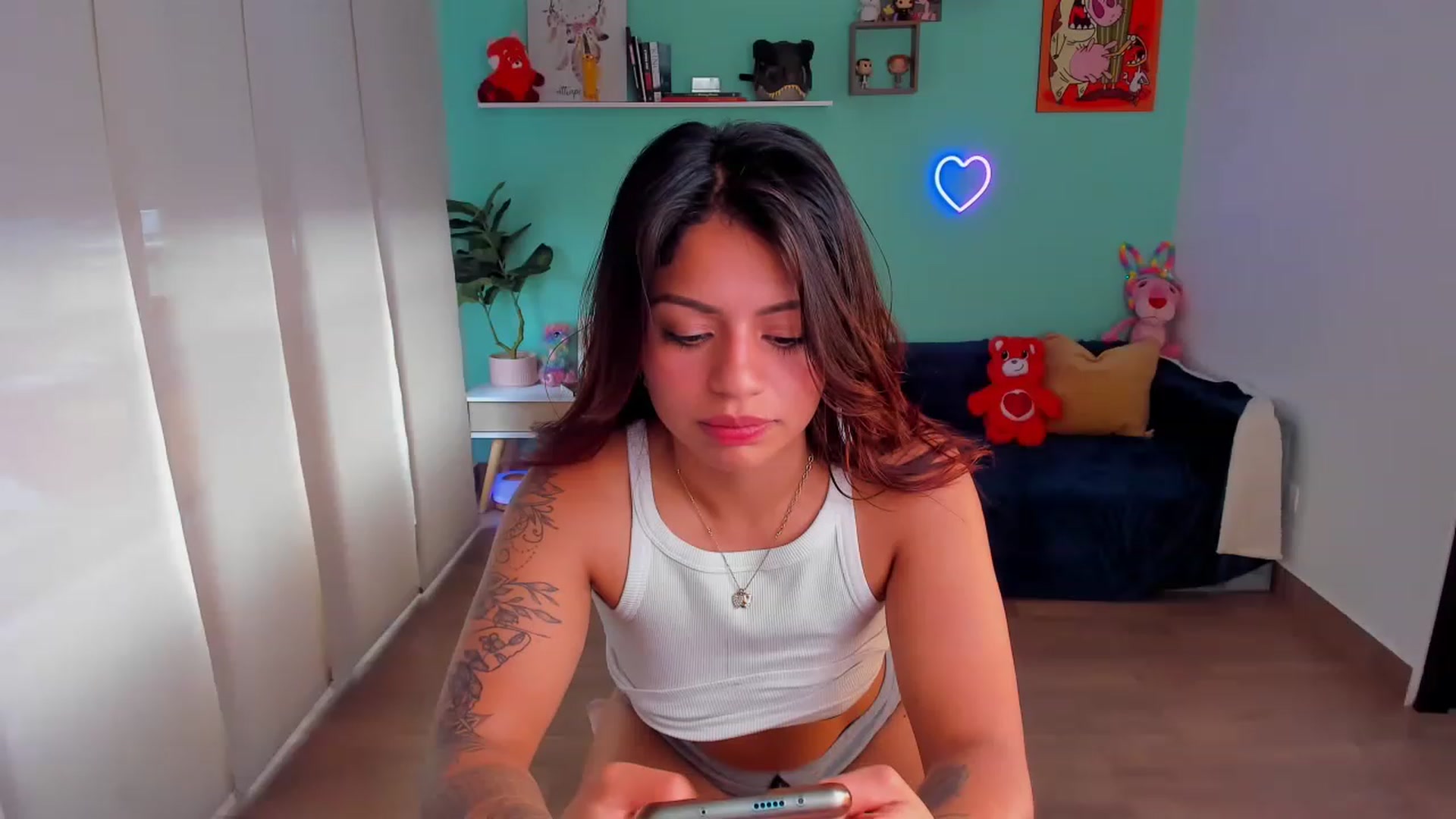 Gallery image thumbnail from SarishaLove's myfreecams stream on, 07/08/2023, 13:37 image 7 of 20