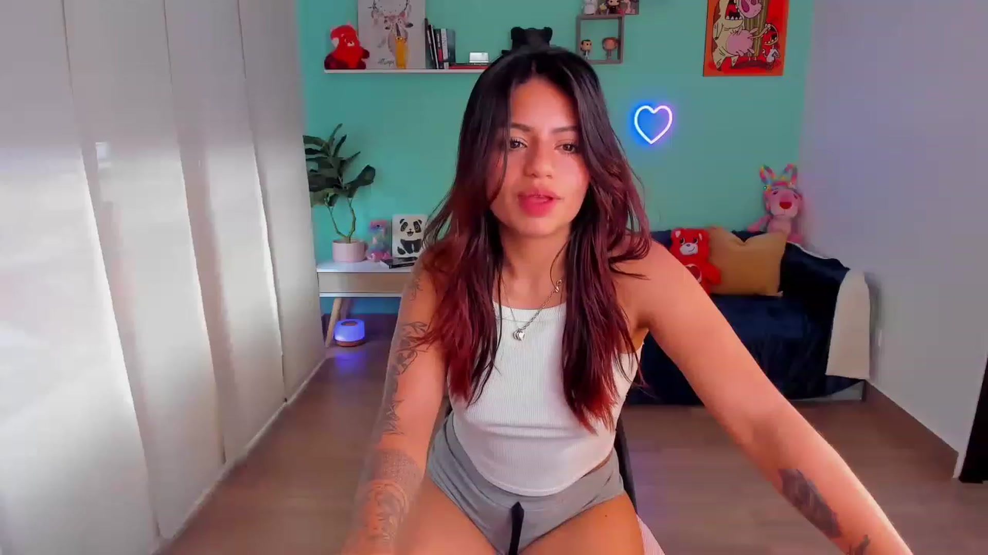 Gallery image thumbnail from SarishaLove's myfreecams stream on, 07/08/2023, 13:37 image 5 of 20