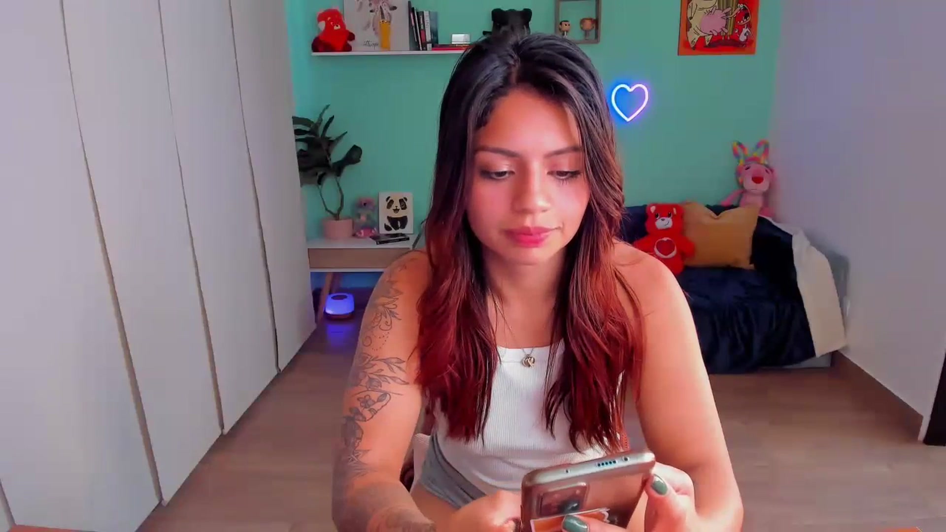 Gallery image thumbnail from SarishaLove's myfreecams stream on, 07/08/2023, 16:51 image 11 of 20