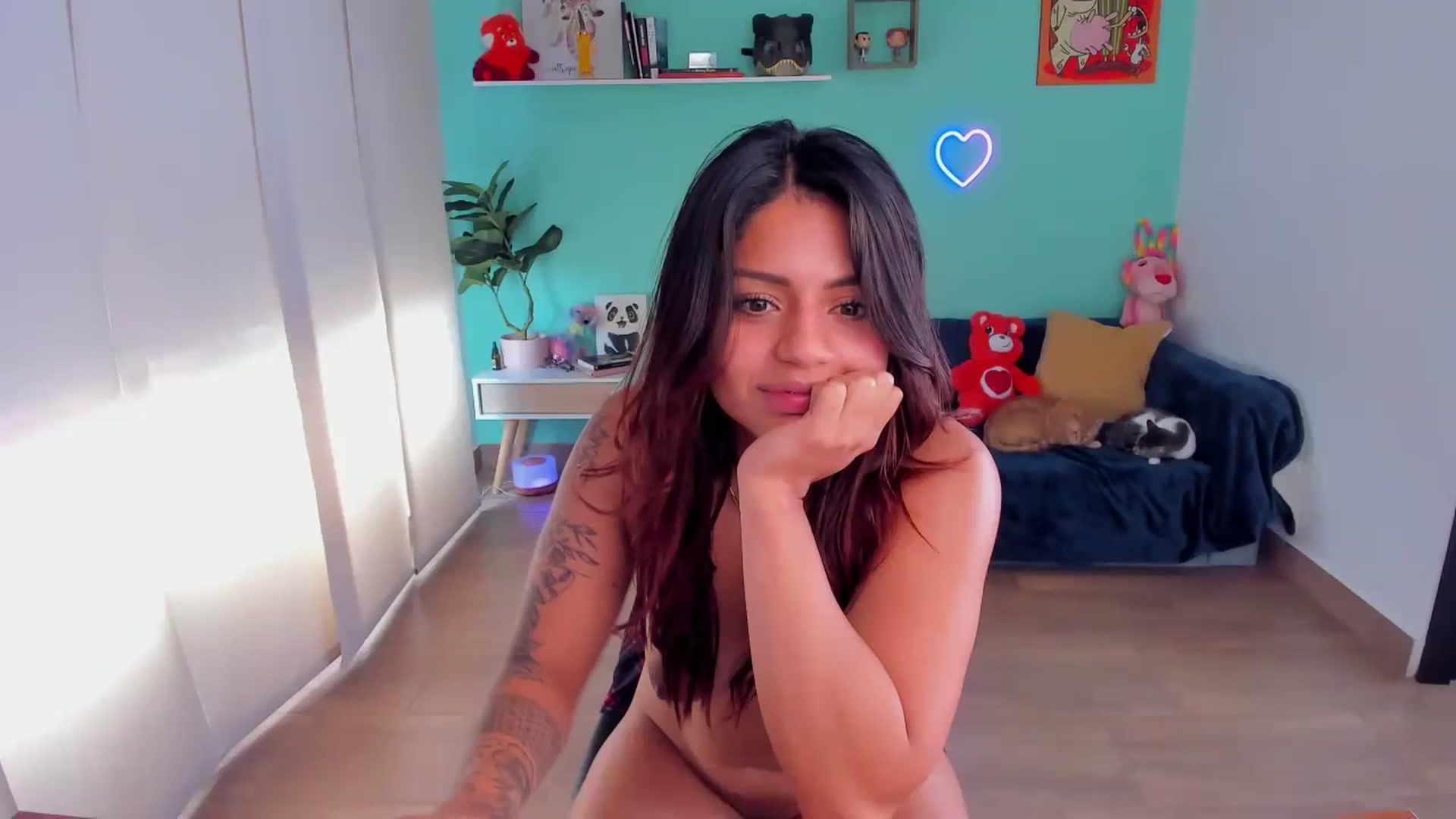 Gallery image thumbnail from SarishaLove's myfreecams stream on, 07/15/2023, 18:45 image 2 of 20