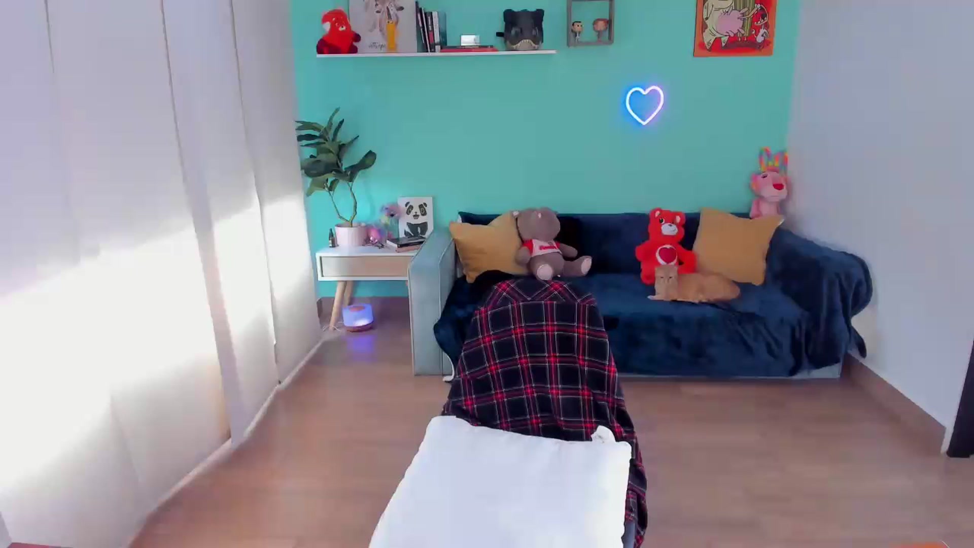 Gallery image thumbnail from SarishaLove's myfreecams stream on, 07/15/2023, 18:45 image 12 of 20