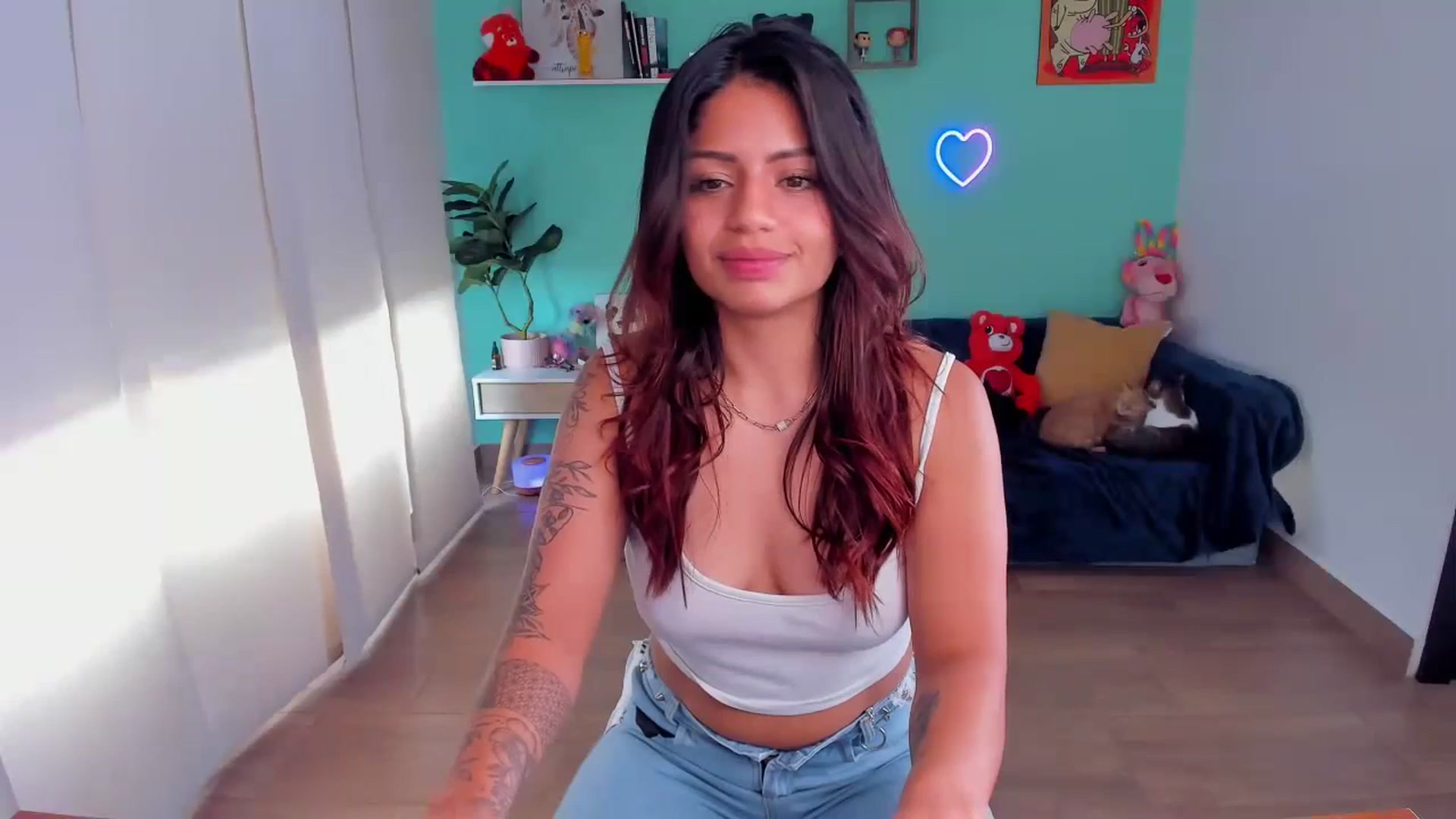 Gallery image thumbnail from SarishaLove's myfreecams stream on, 07/15/2023, 18:45 image 16 of 20