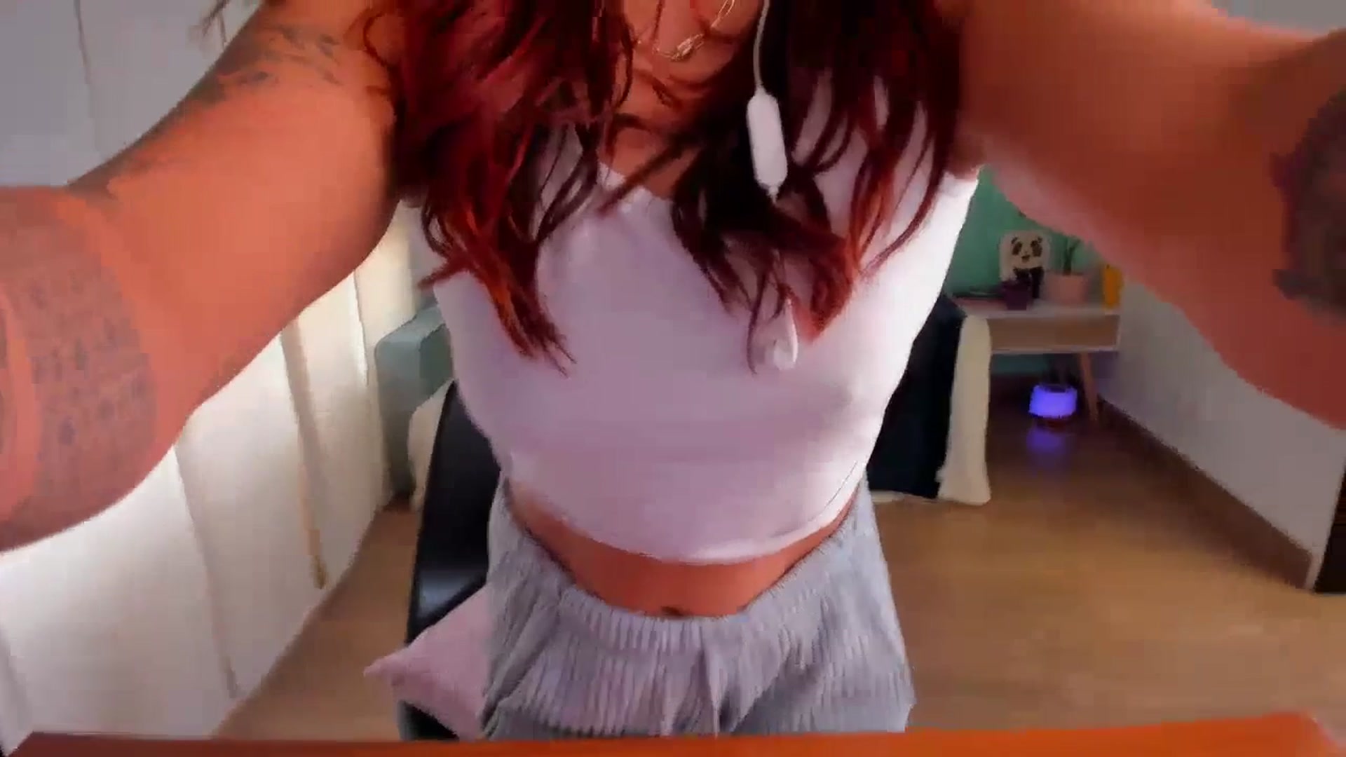 Gallery image thumbnail from SarishaLove's myfreecams stream on, 07/16/2023, 14:10 image 7 of 20