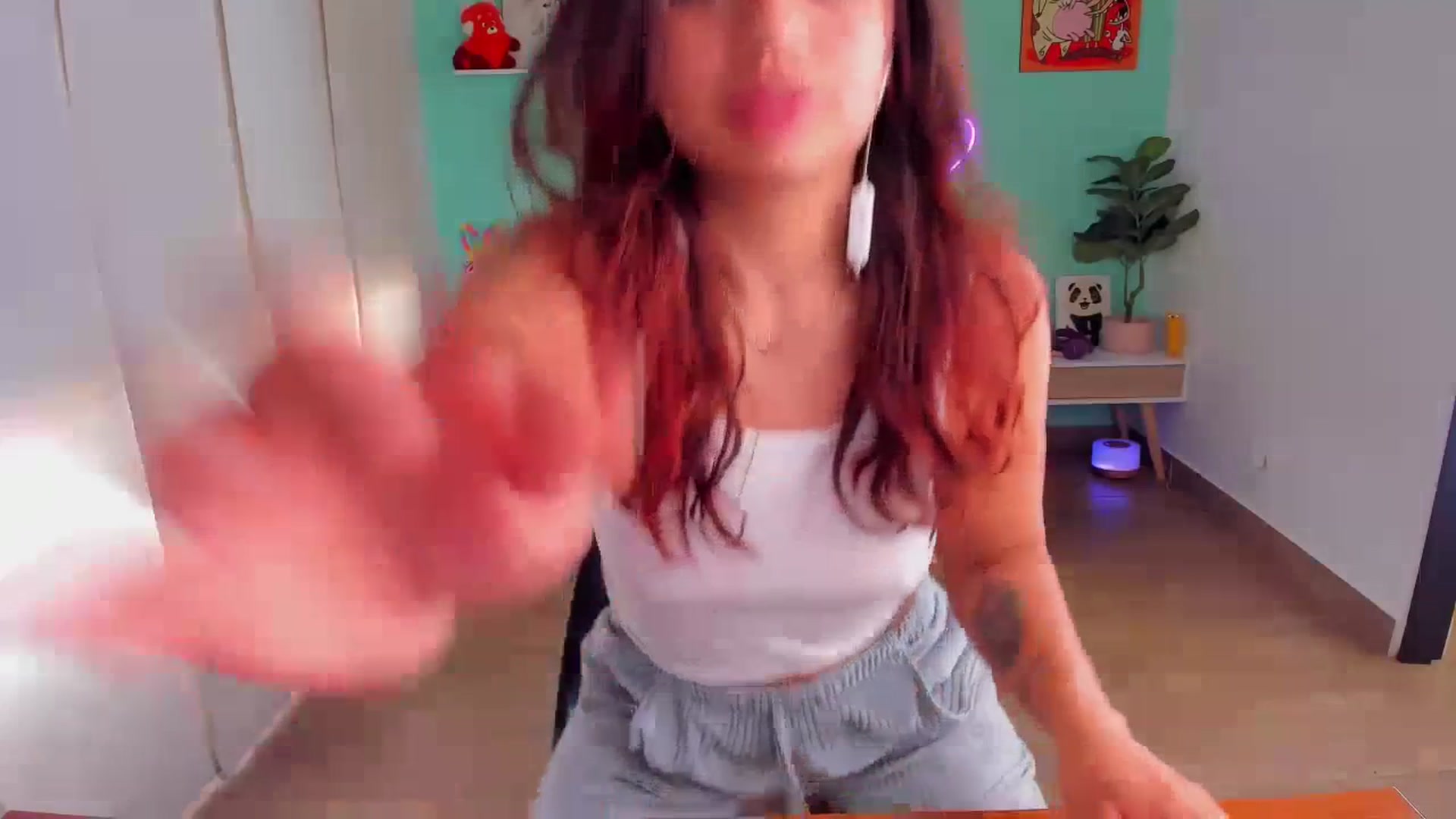 Gallery image thumbnail from SarishaLove's myfreecams stream on, 07/16/2023, 14:10 image 9 of 20