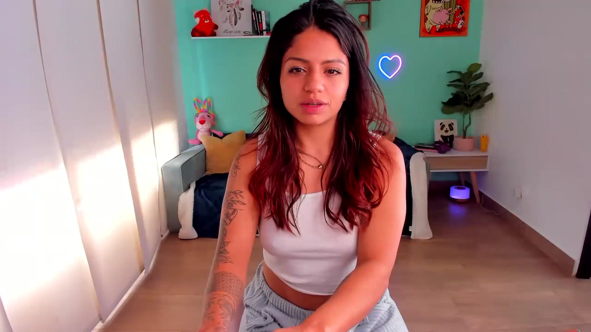 Gallery image thumbnail from SarishaLove's myfreecams stream on, 07/16/2023, 16:32 image 2 of 20