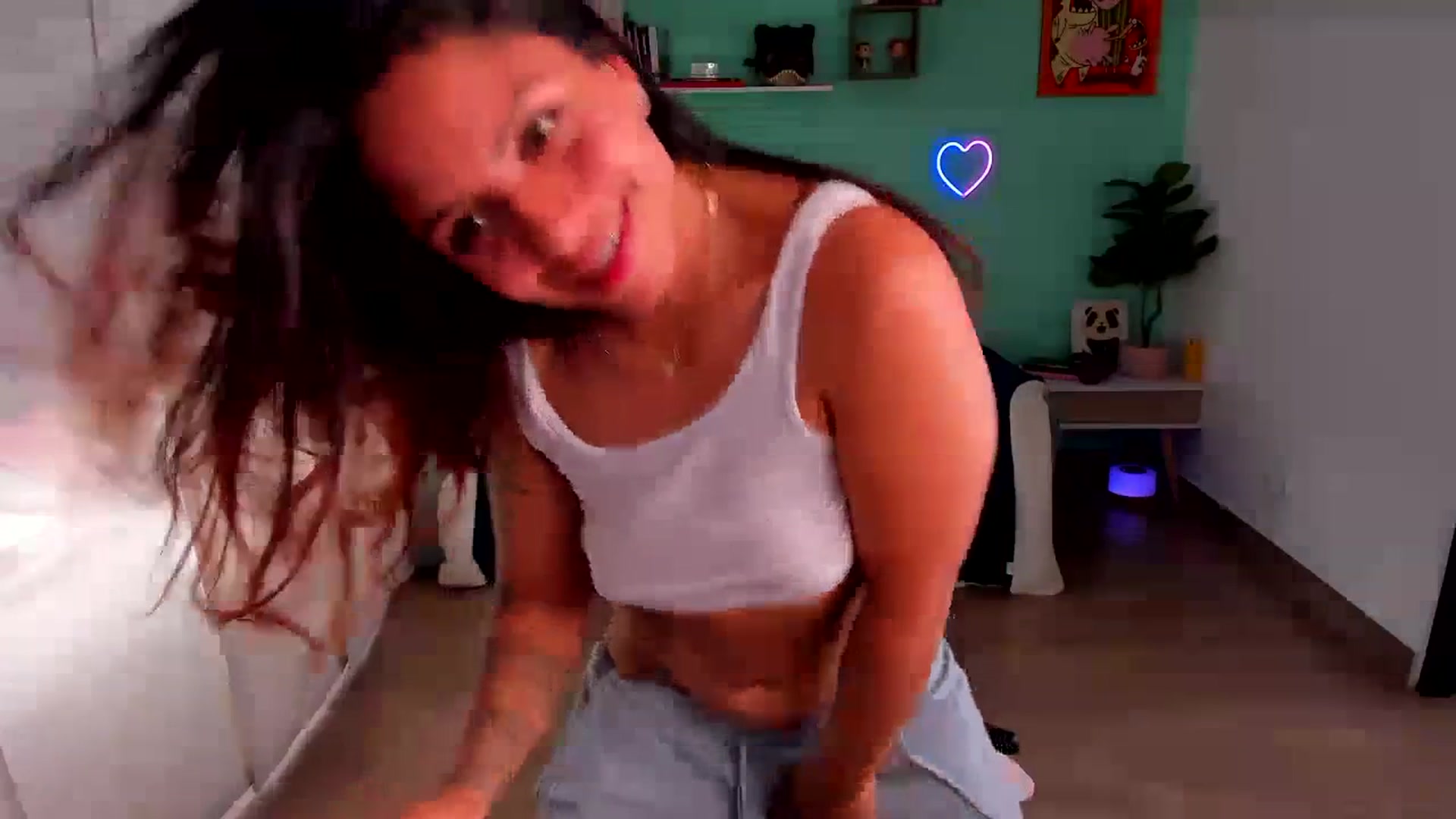 Gallery image thumbnail from SarishaLove's myfreecams stream on, 07/16/2023, 17:36 image 2 of 20