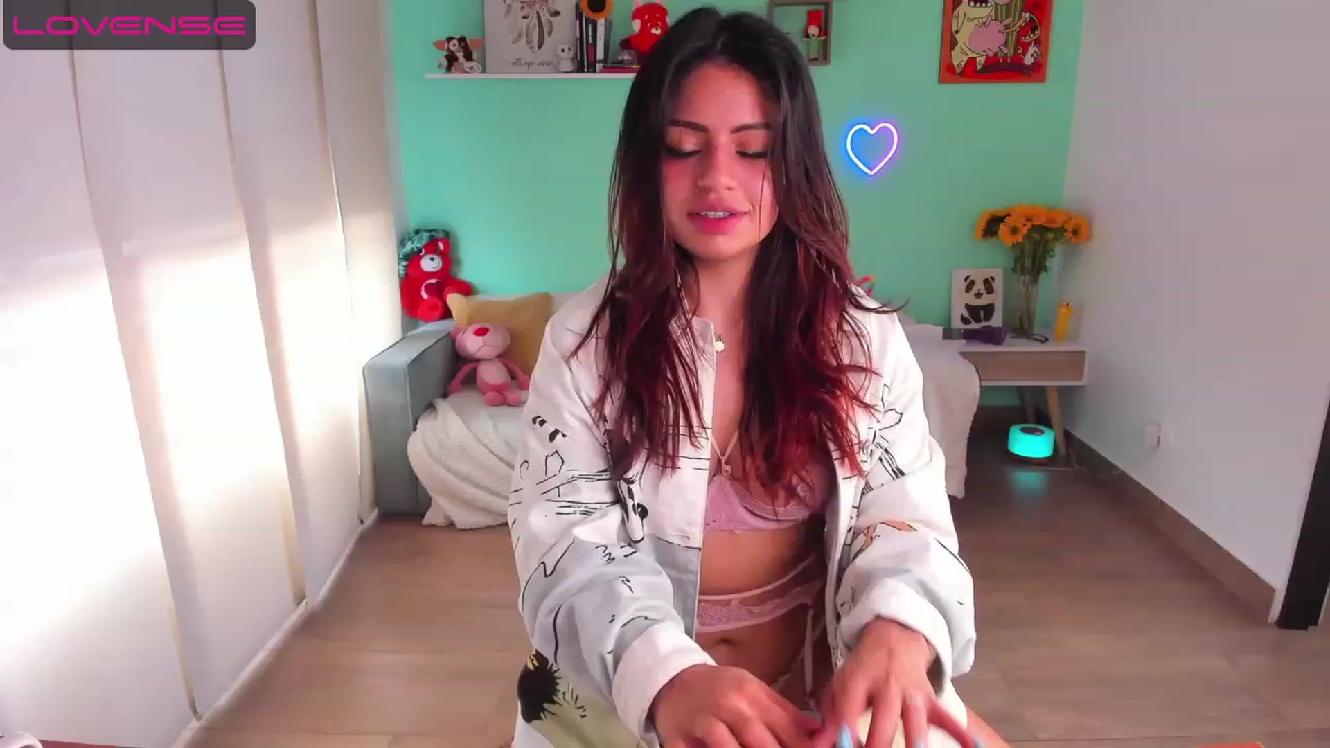 Gallery image thumbnail from SarishaLove's myfreecams stream on, 07/30/2023, 13:52 image 13 of 20
