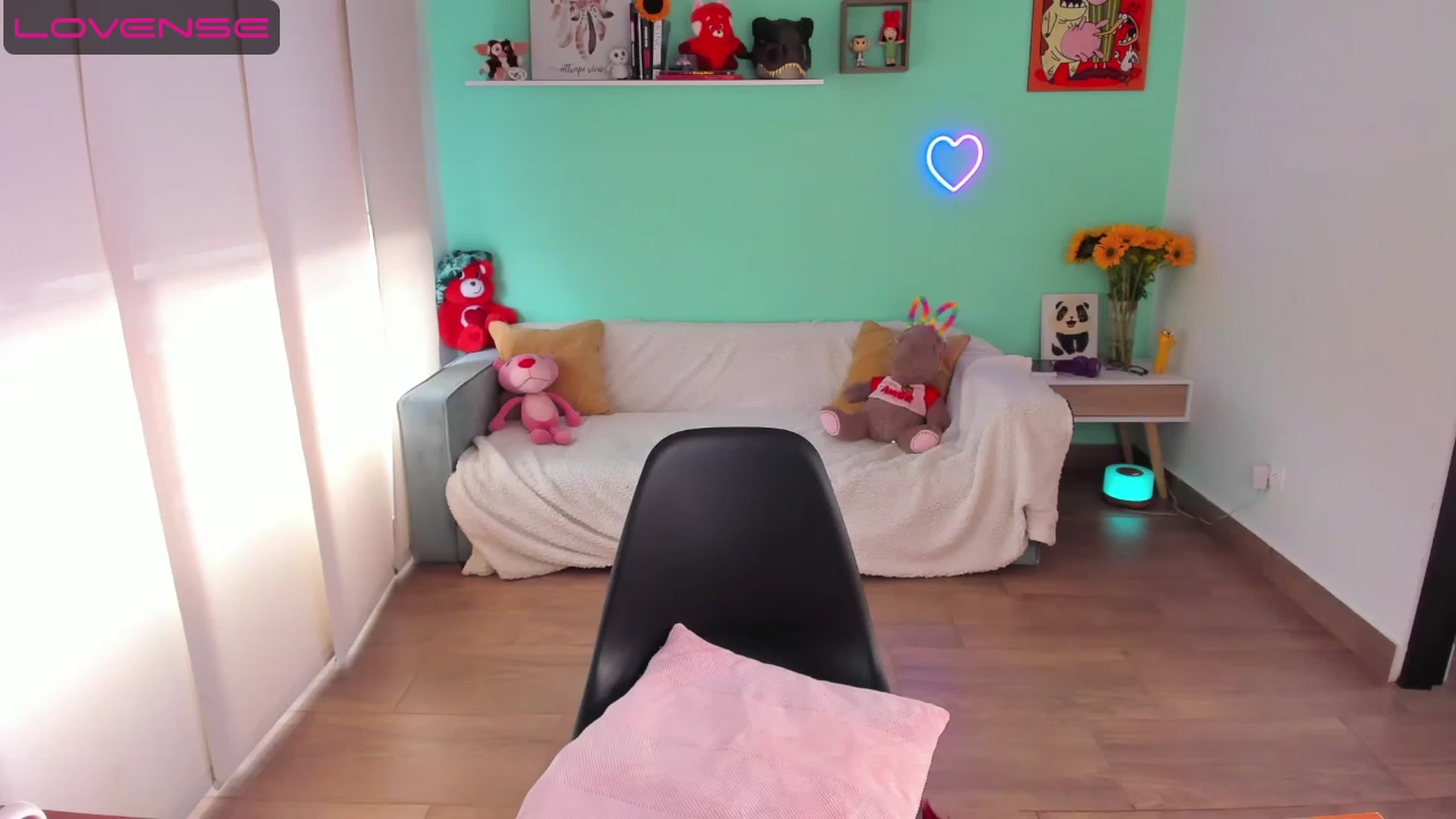 Gallery image thumbnail from SarishaLove's myfreecams stream on, 07/30/2023, 13:52 image 6 of 20