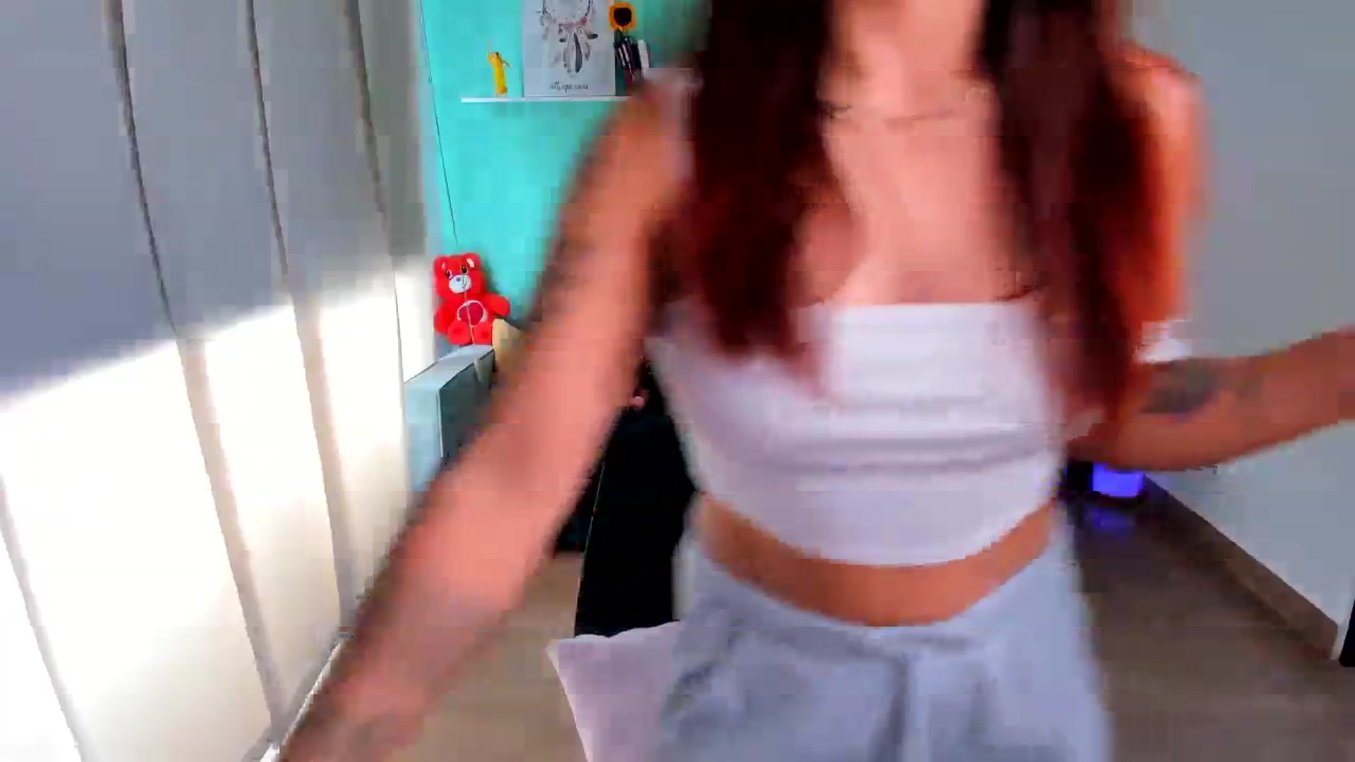 Gallery image thumbnail from SarishaLove's myfreecams stream on, 08/04/2023, 18:04 image 9 of 20
