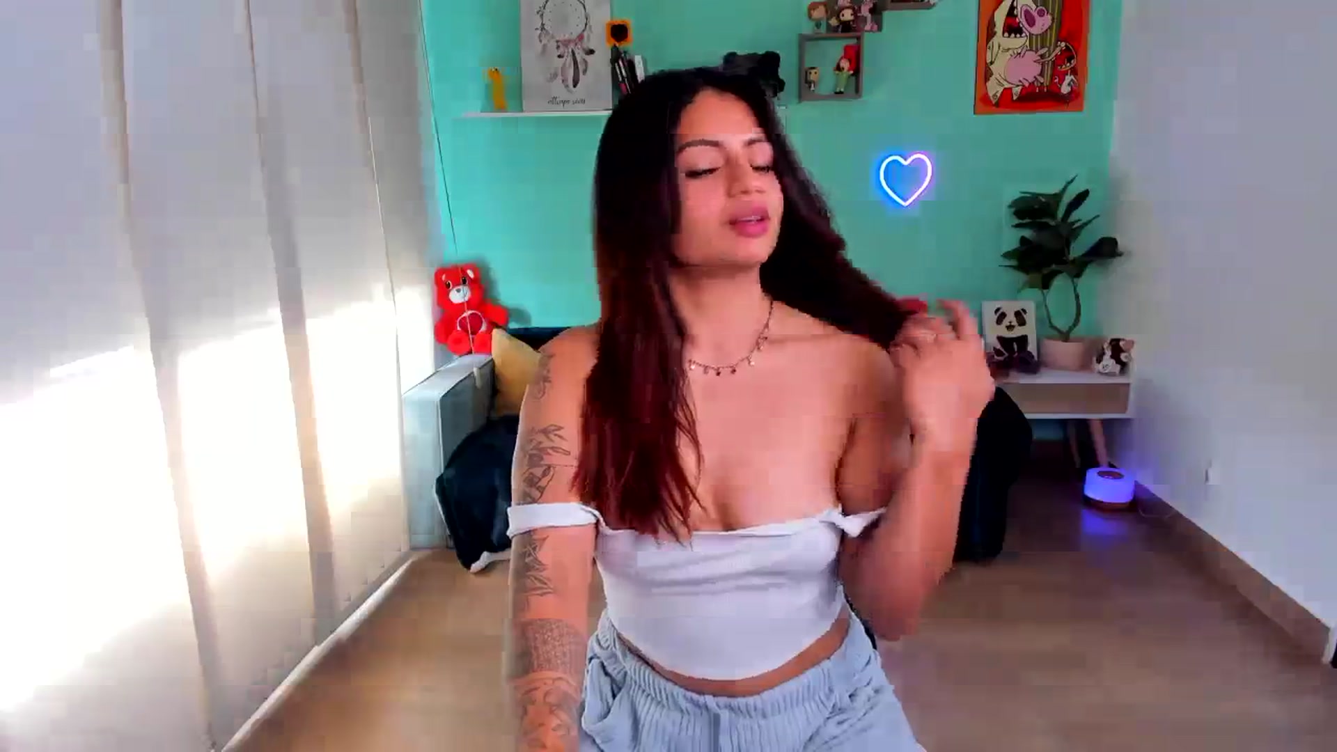 Gallery image thumbnail from SarishaLove's myfreecams stream on, 08/04/2023, 19:47 image 2 of 20